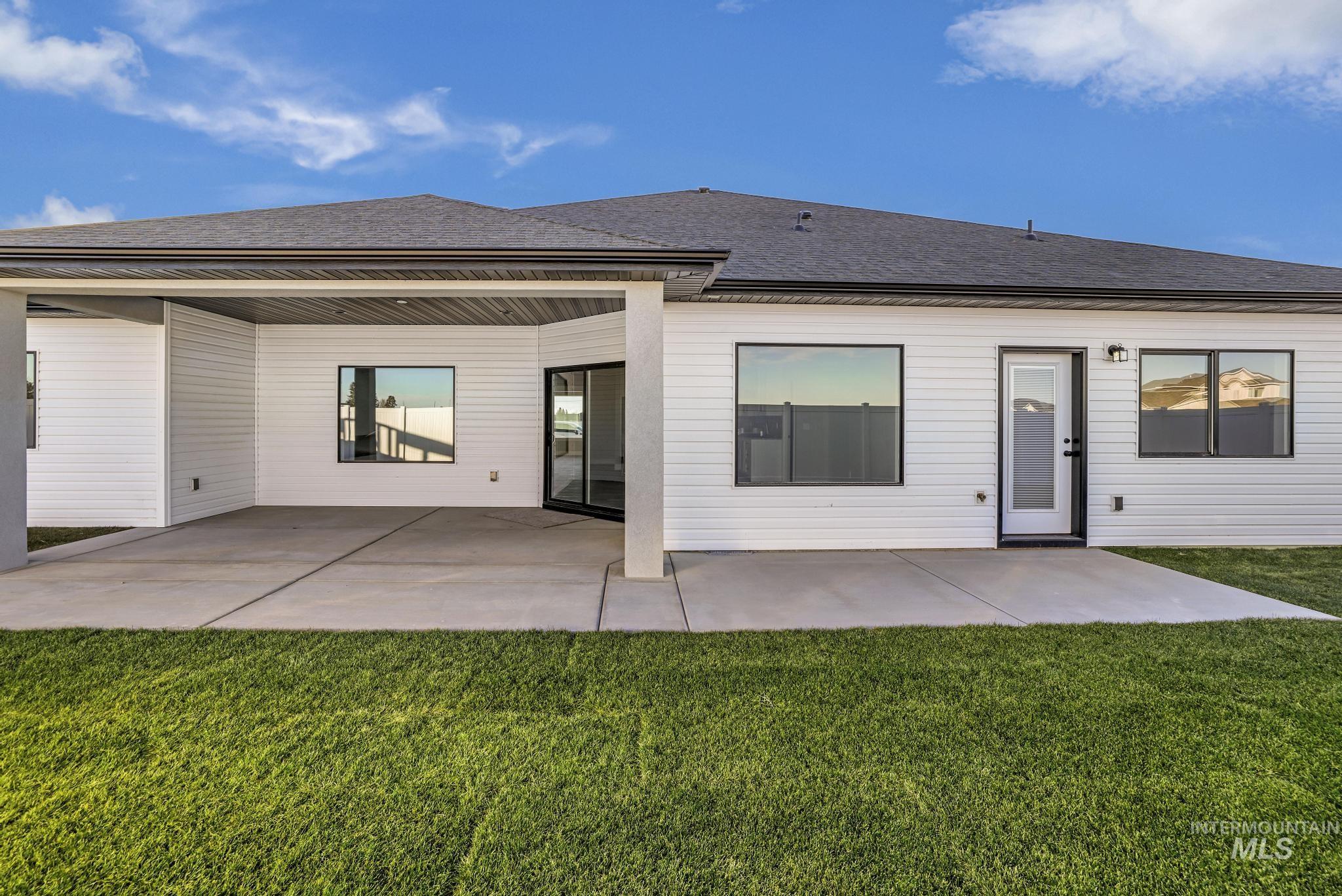 582 Moonbeam way, Twin Falls, Idaho 83301, 4 Bedrooms, 2.5 Bathrooms, Residential For Sale, Price $649,900,MLS 98985306