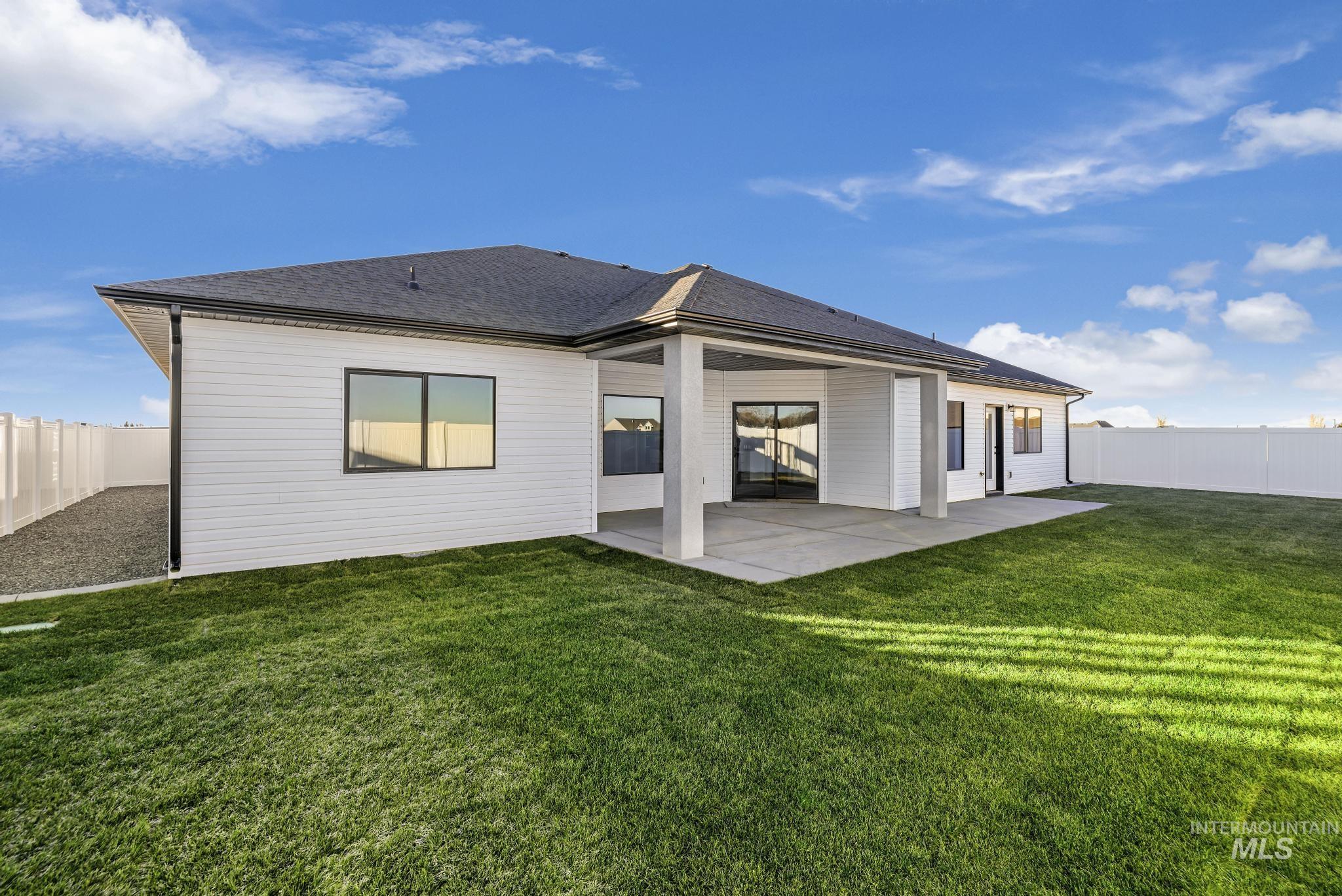 582 Moonbeam way, Twin Falls, Idaho 83301, 4 Bedrooms, 2.5 Bathrooms, Residential For Sale, Price $649,900,MLS 98985306