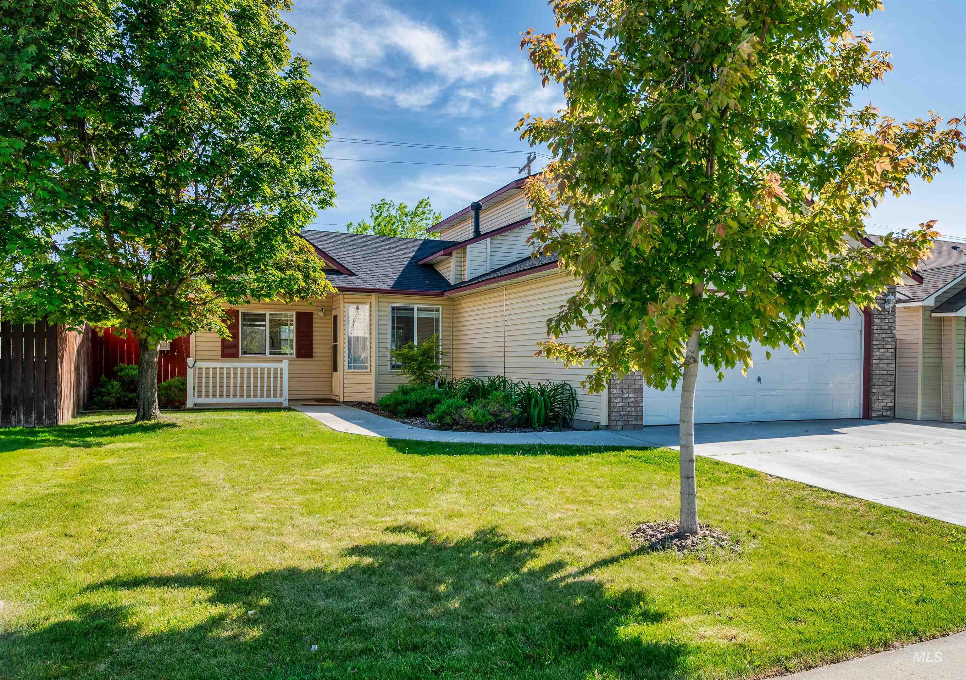 10599 Gossamer Street, Nampa, Idaho 83687-9275, 3 Bedrooms, 2 Bathrooms, Residential For Sale, Price $359,900,MLS 98985307