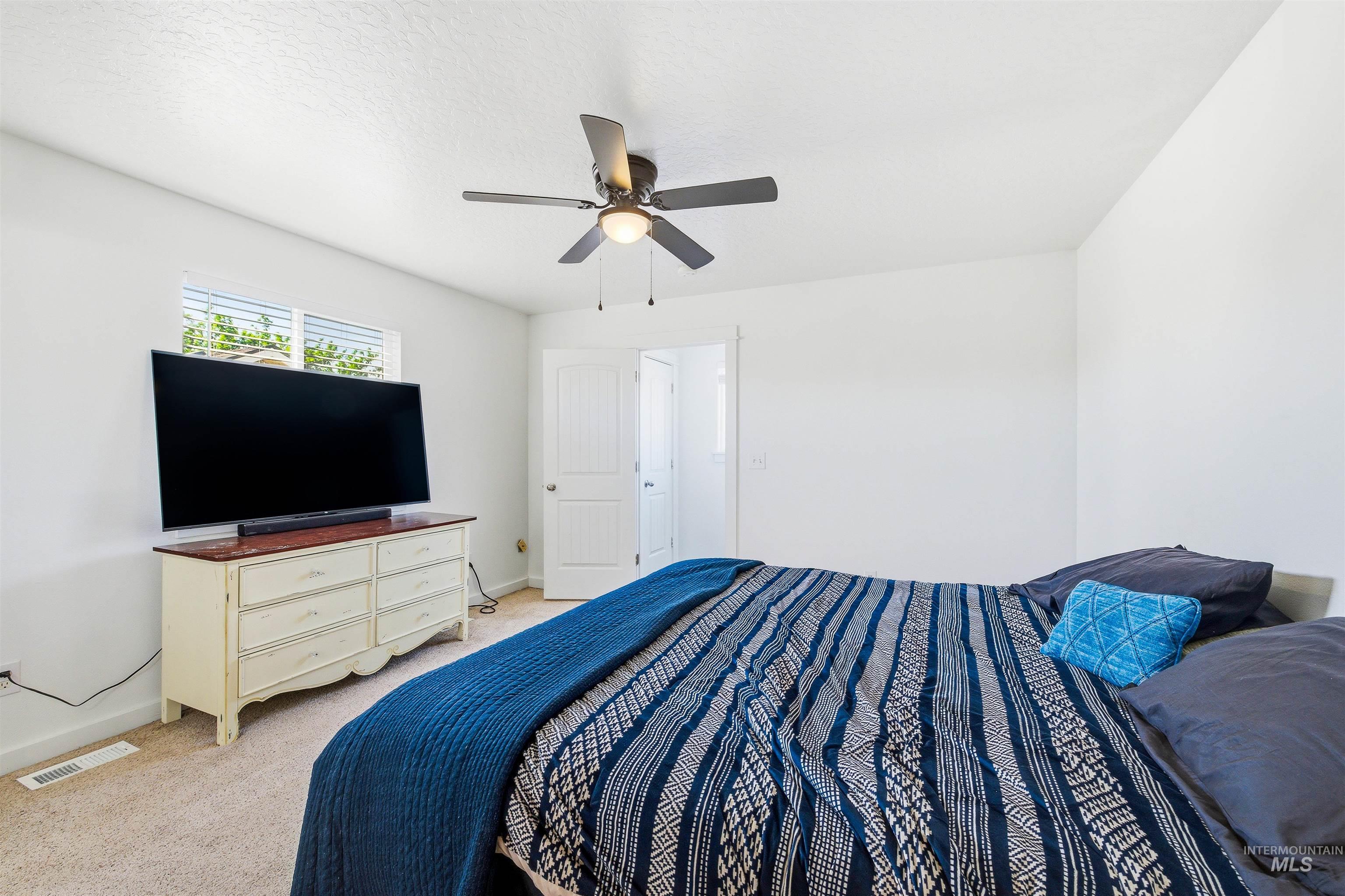 10599 Gossamer Street, Nampa, Idaho 83687-9275, 3 Bedrooms, 2 Bathrooms, Residential For Sale, Price $359,900,MLS 98985307