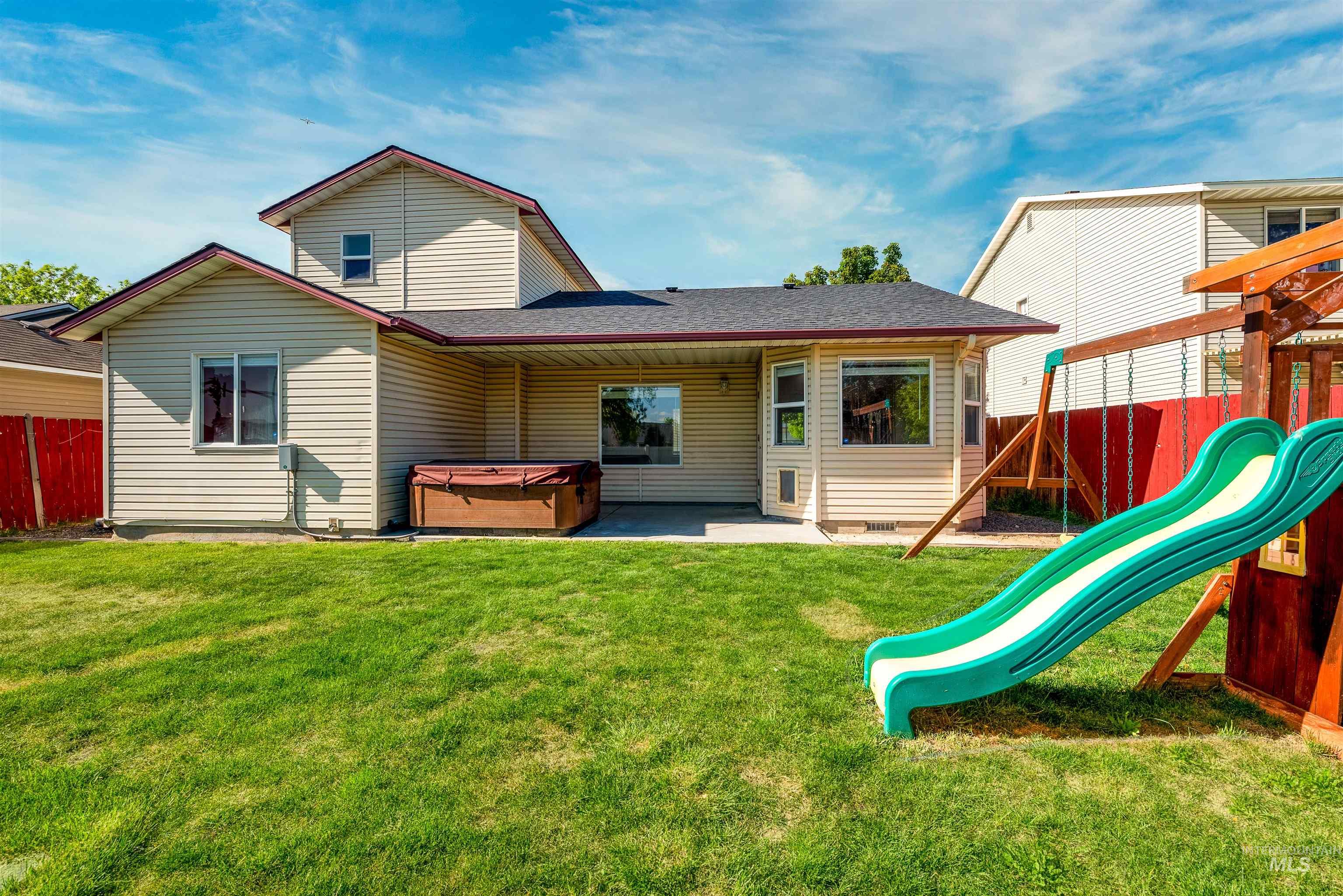 10599 Gossamer Street, Nampa, Idaho 83687-9275, 3 Bedrooms, 2 Bathrooms, Residential For Sale, Price $359,900,MLS 98985307