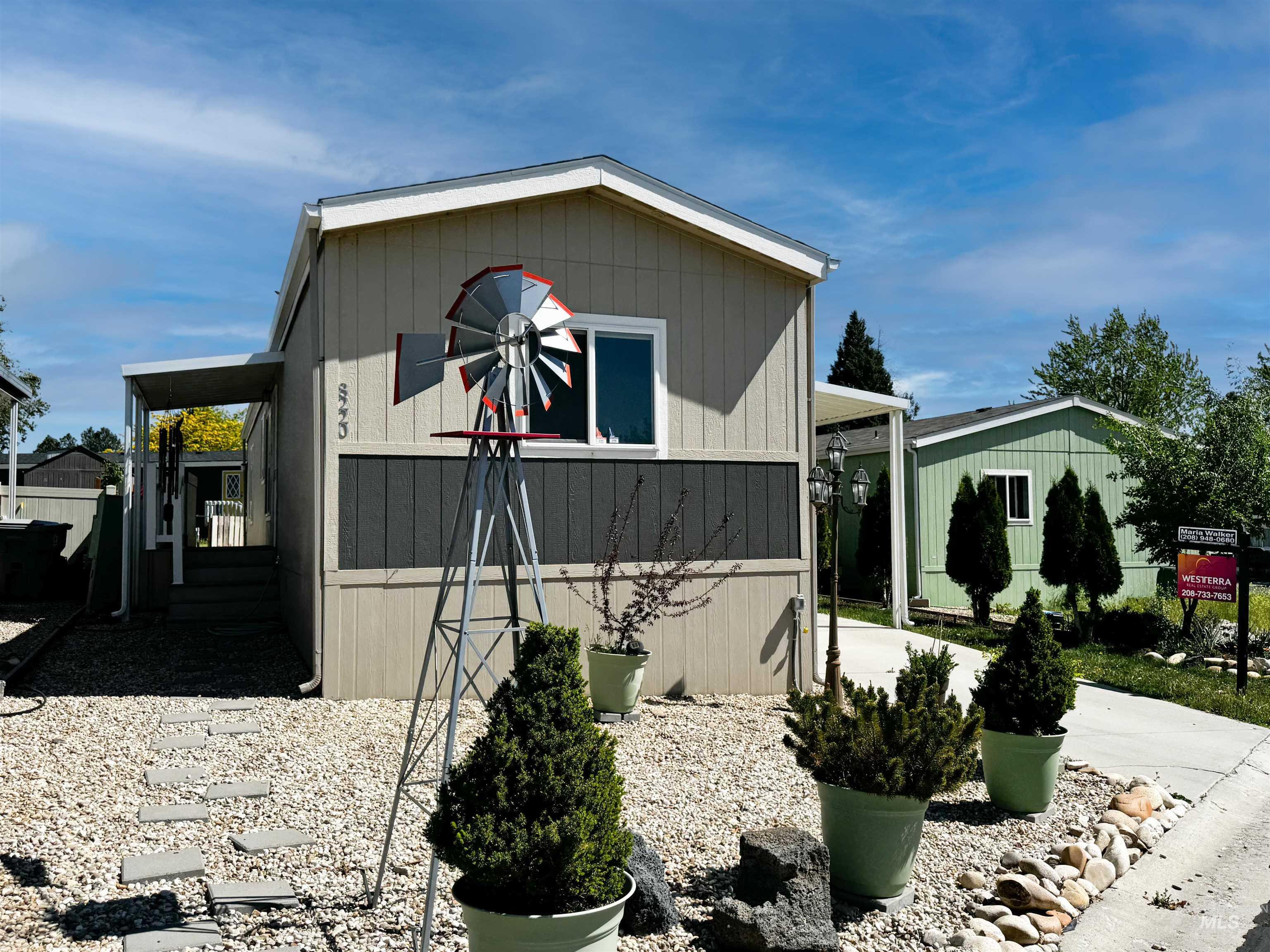 8220 S Blue Rim Lane, Boise, Idaho 83716-5719, 3 Bedrooms, 2 Bathrooms, Residential For Sale, Price $135,000,MLS 98985308