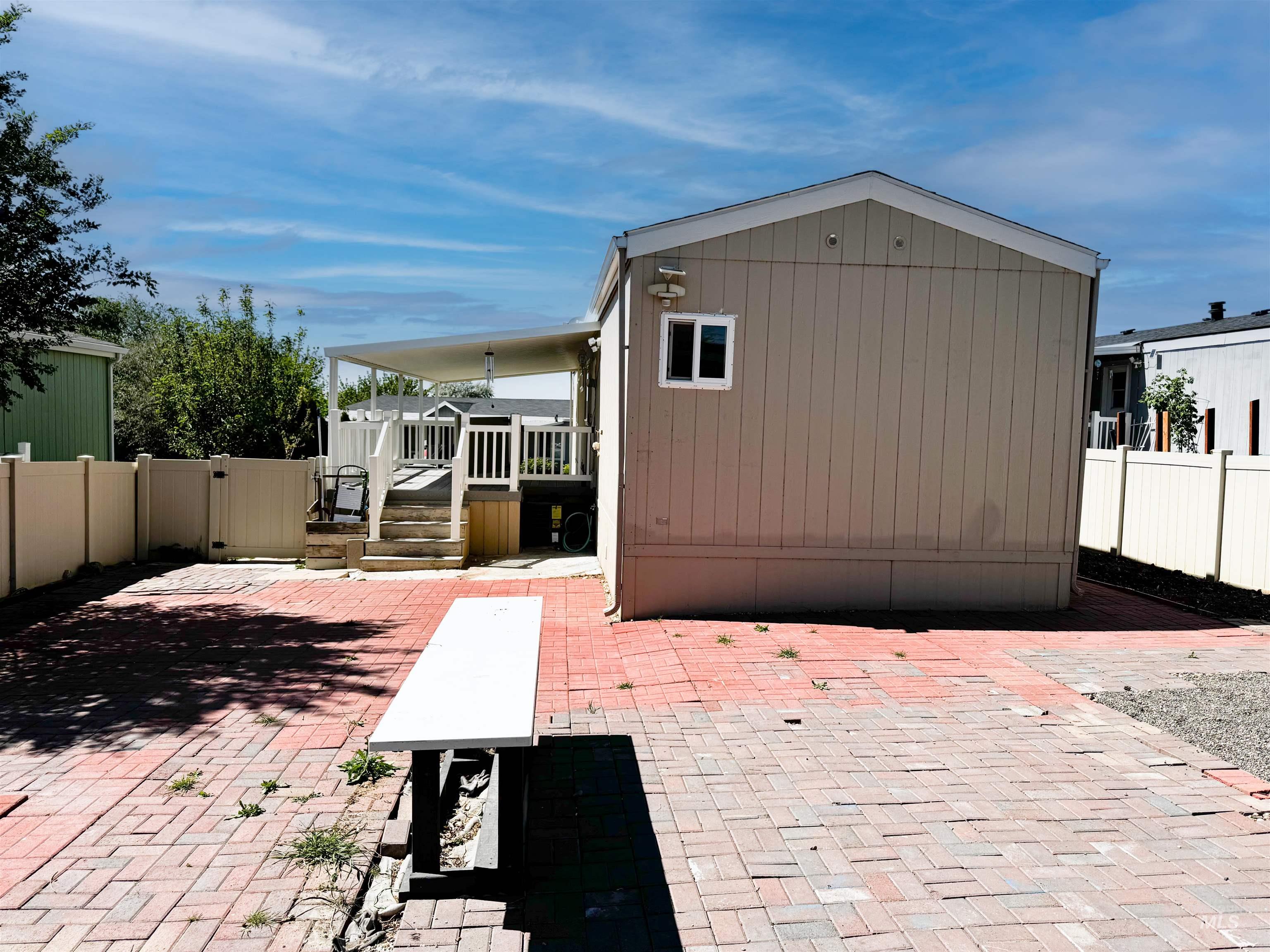 8220 S Blue Rim Lane, Boise, Idaho 83716-5719, 3 Bedrooms, 2 Bathrooms, Residential For Sale, Price $135,000,MLS 98985308