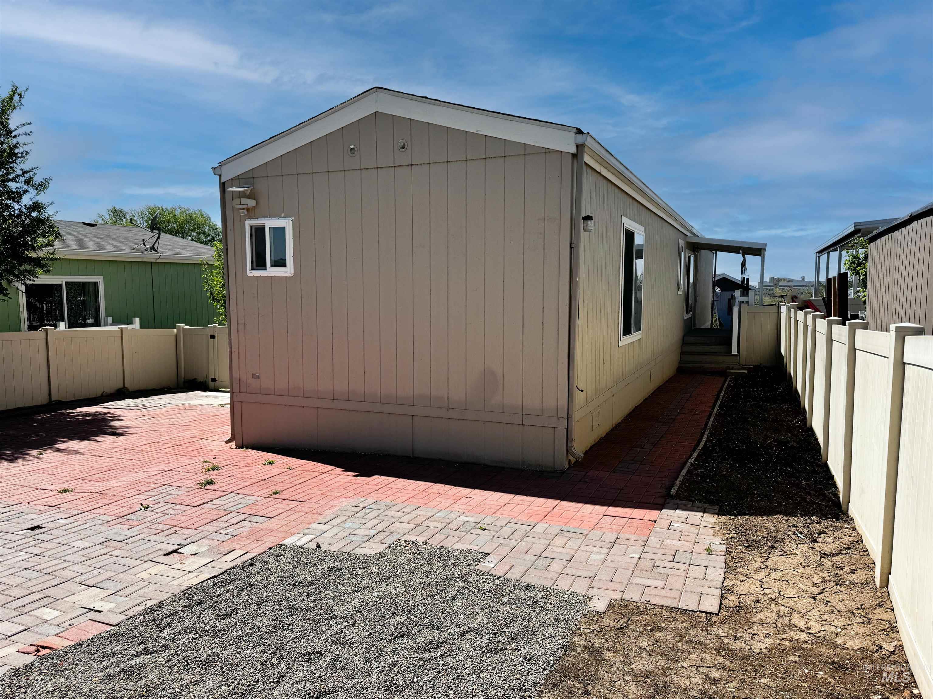 8220 S Blue Rim Lane, Boise, Idaho 83716-5719, 3 Bedrooms, 2 Bathrooms, Residential For Sale, Price $135,000,MLS 98985308