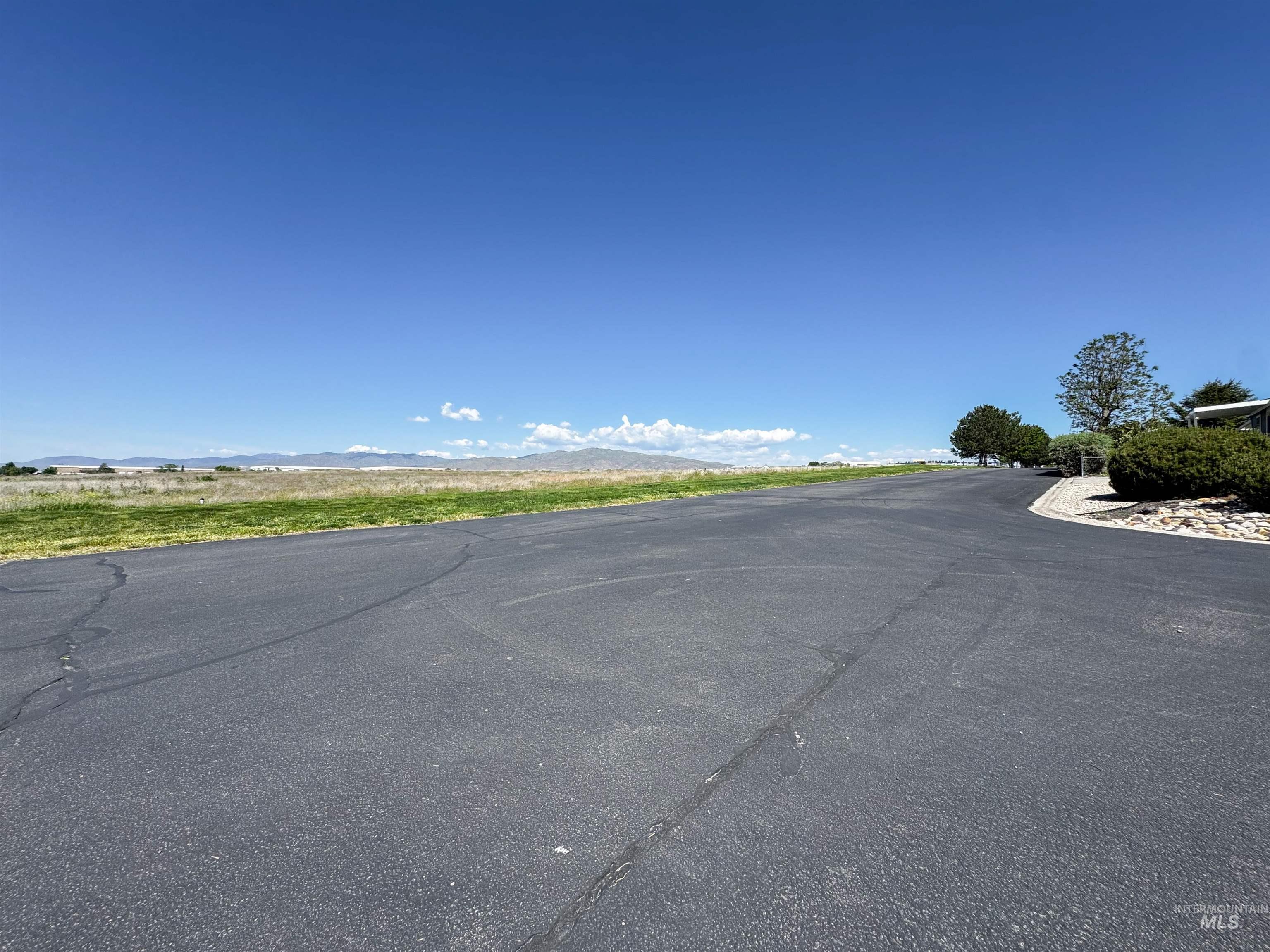8220 S Blue Rim Lane, Boise, Idaho 83716-5719, 3 Bedrooms, 2 Bathrooms, Residential For Sale, Price $135,000,MLS 98985308