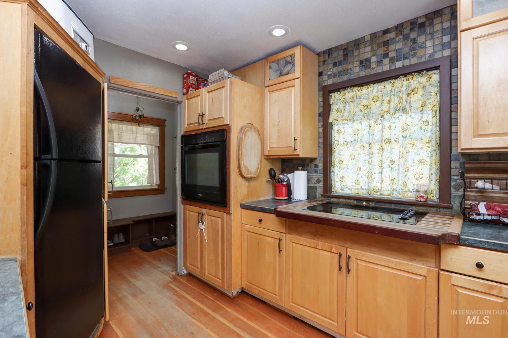 706 E 1st, Emmett, Idaho 83617, 3 Bedrooms, 2 Bathrooms, Residential For Sale, Price $460,000, 98985311