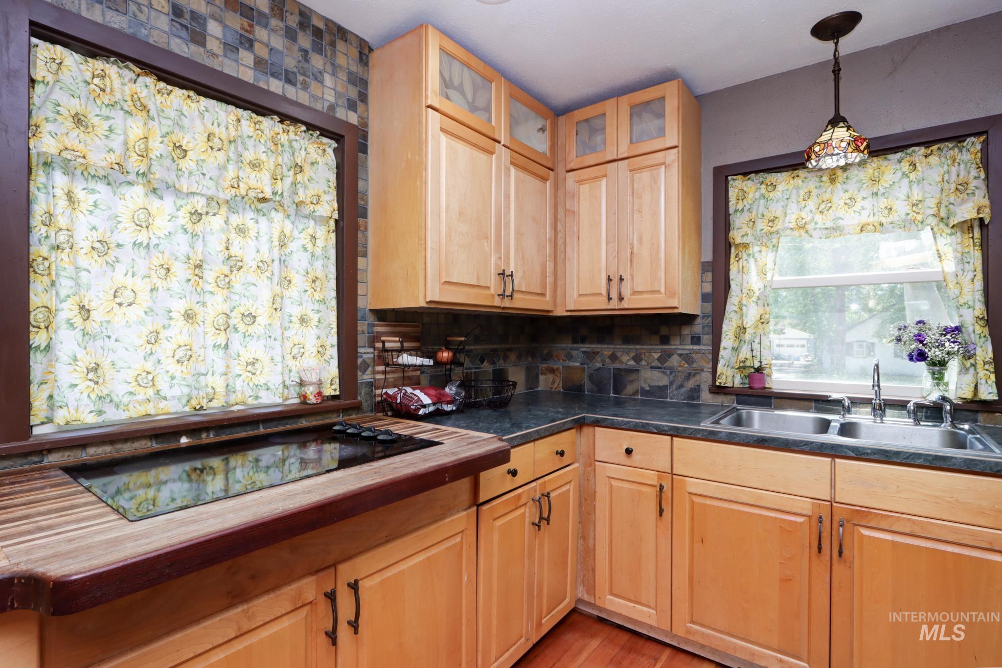 706 E 1st, Emmett, Idaho 83617, 3 Bedrooms, 2 Bathrooms, Residential For Sale, Price $460,000, 98985311