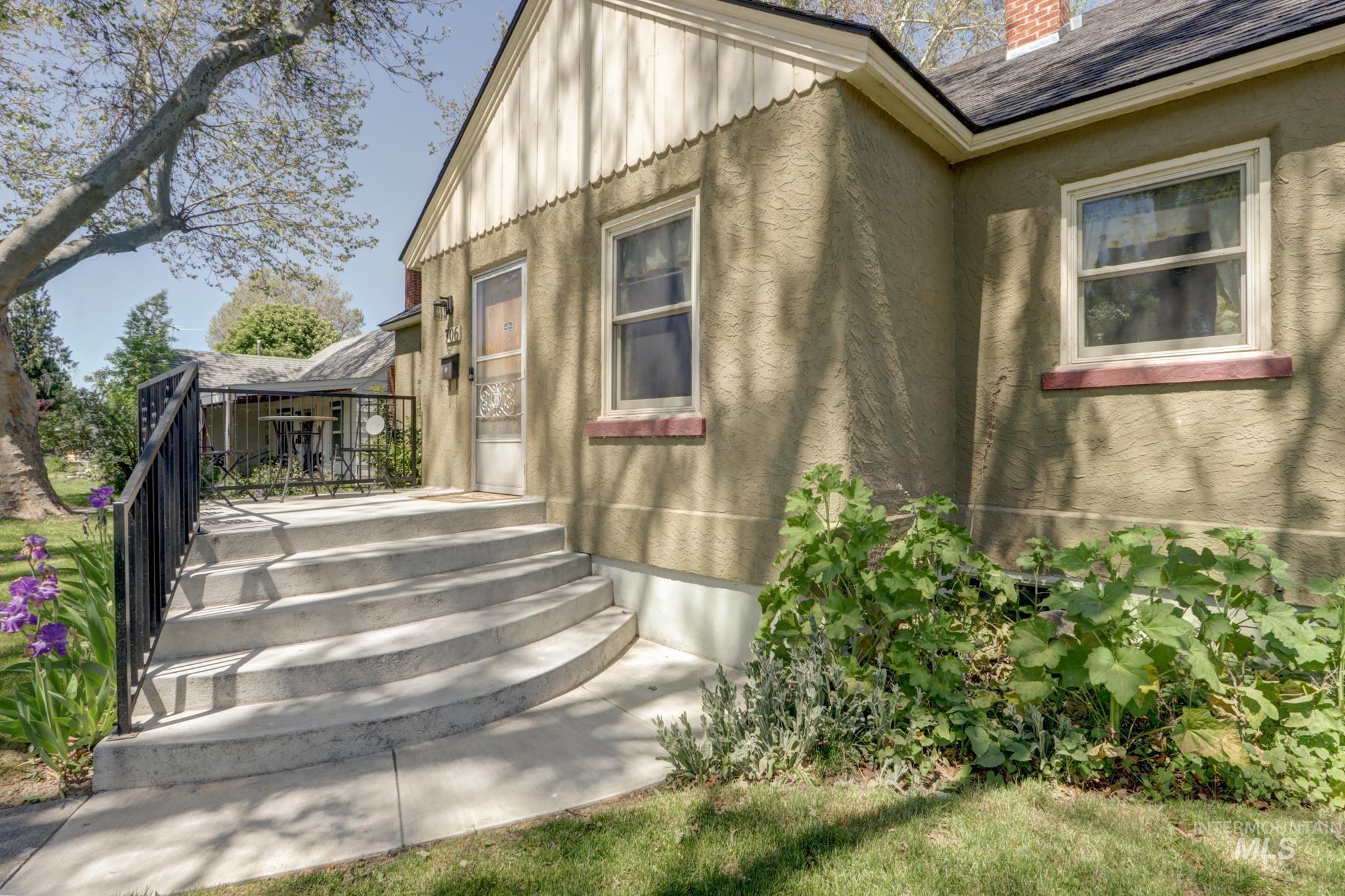 706 E 1st, Emmett, Idaho 83617, 3 Bedrooms, 2 Bathrooms, Residential For Sale, Price $460,000, 98985311