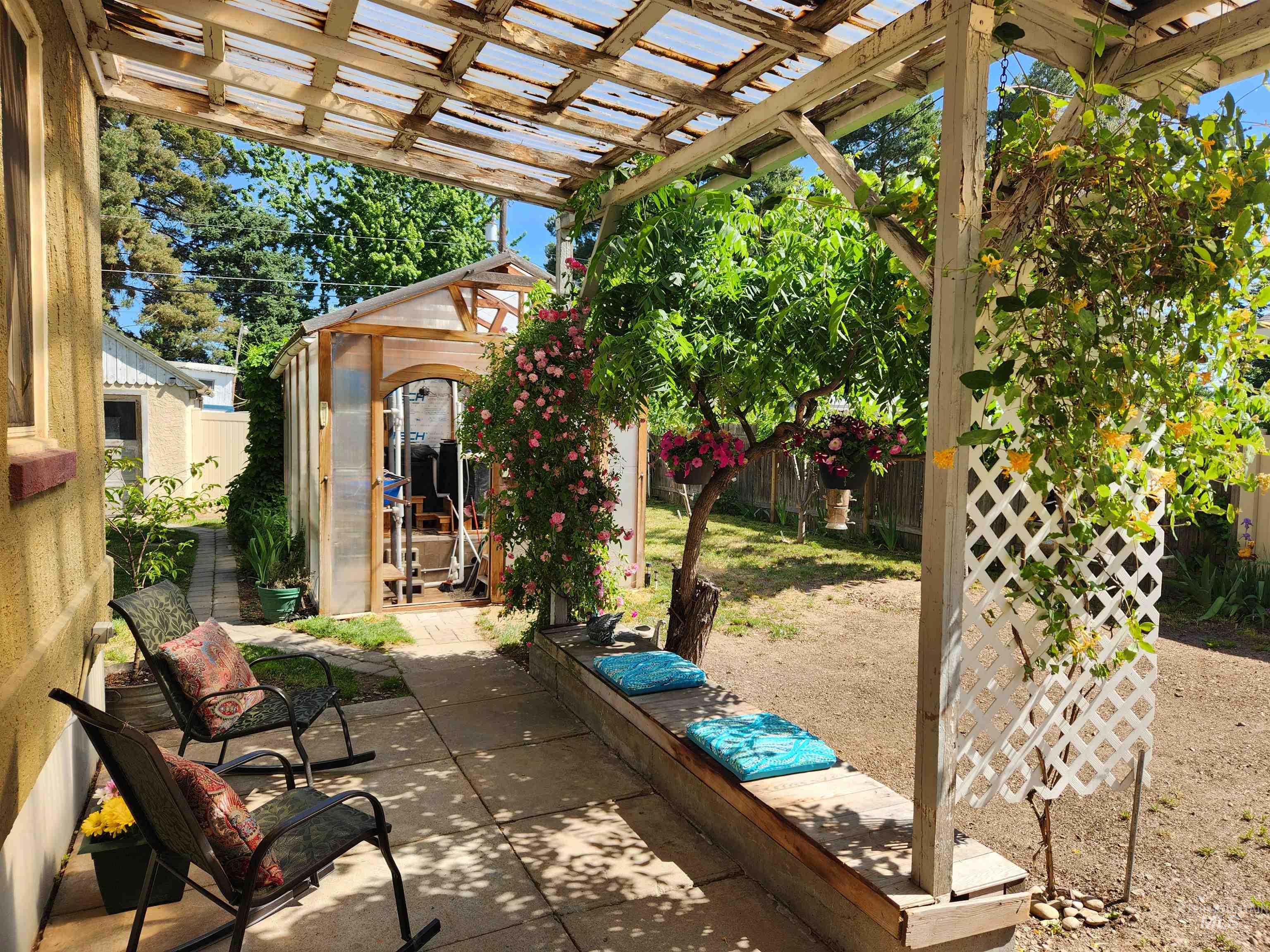 706 E 1st, Emmett, Idaho 83617, 2 Bedrooms, 2 Bathrooms, Residential For Sale, Price $449,500, 98985311