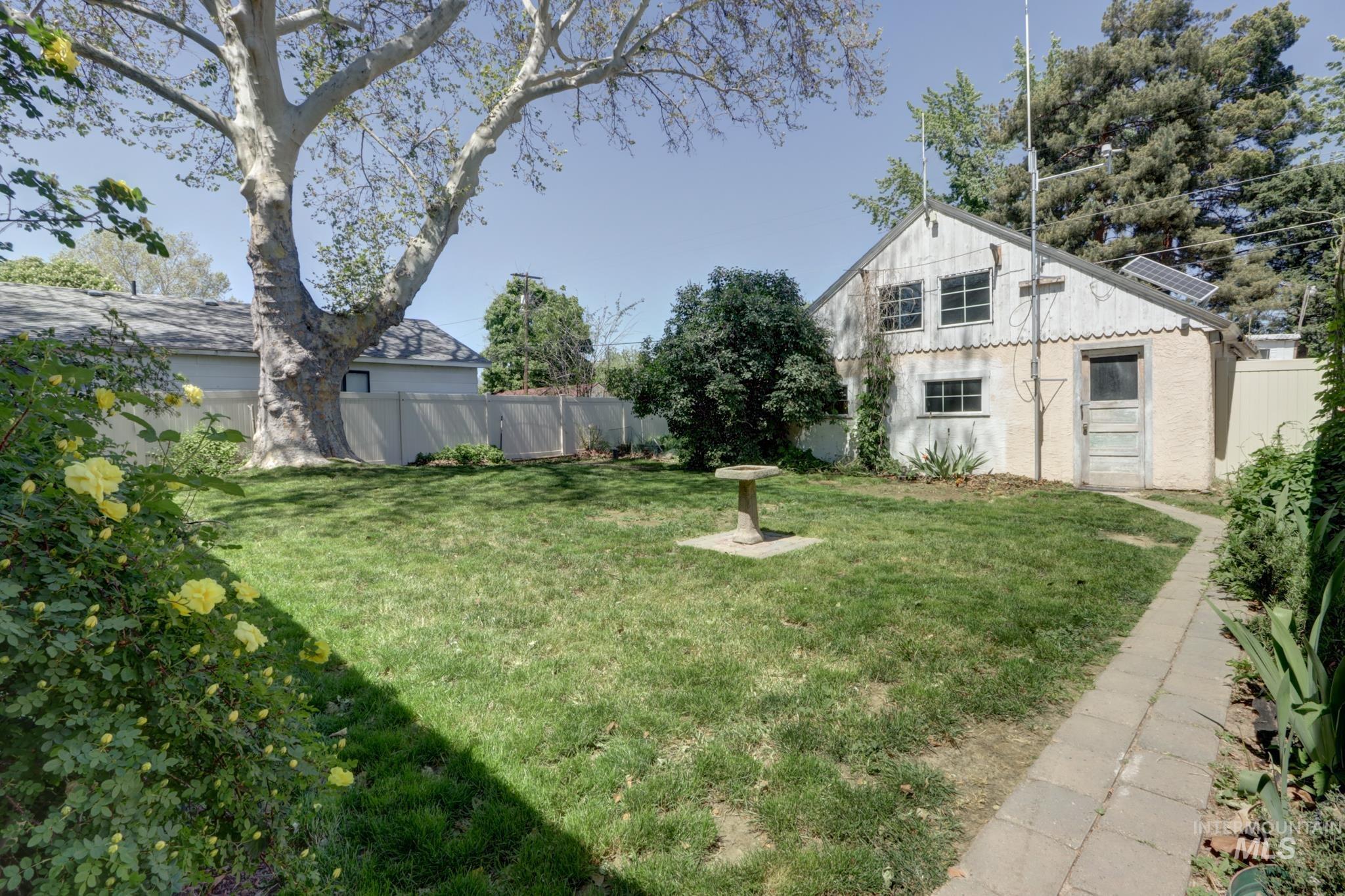 706 E 1st, Emmett, Idaho 83617, 3 Bedrooms, 2 Bathrooms, Residential For Sale, Price $460,000, 98985311