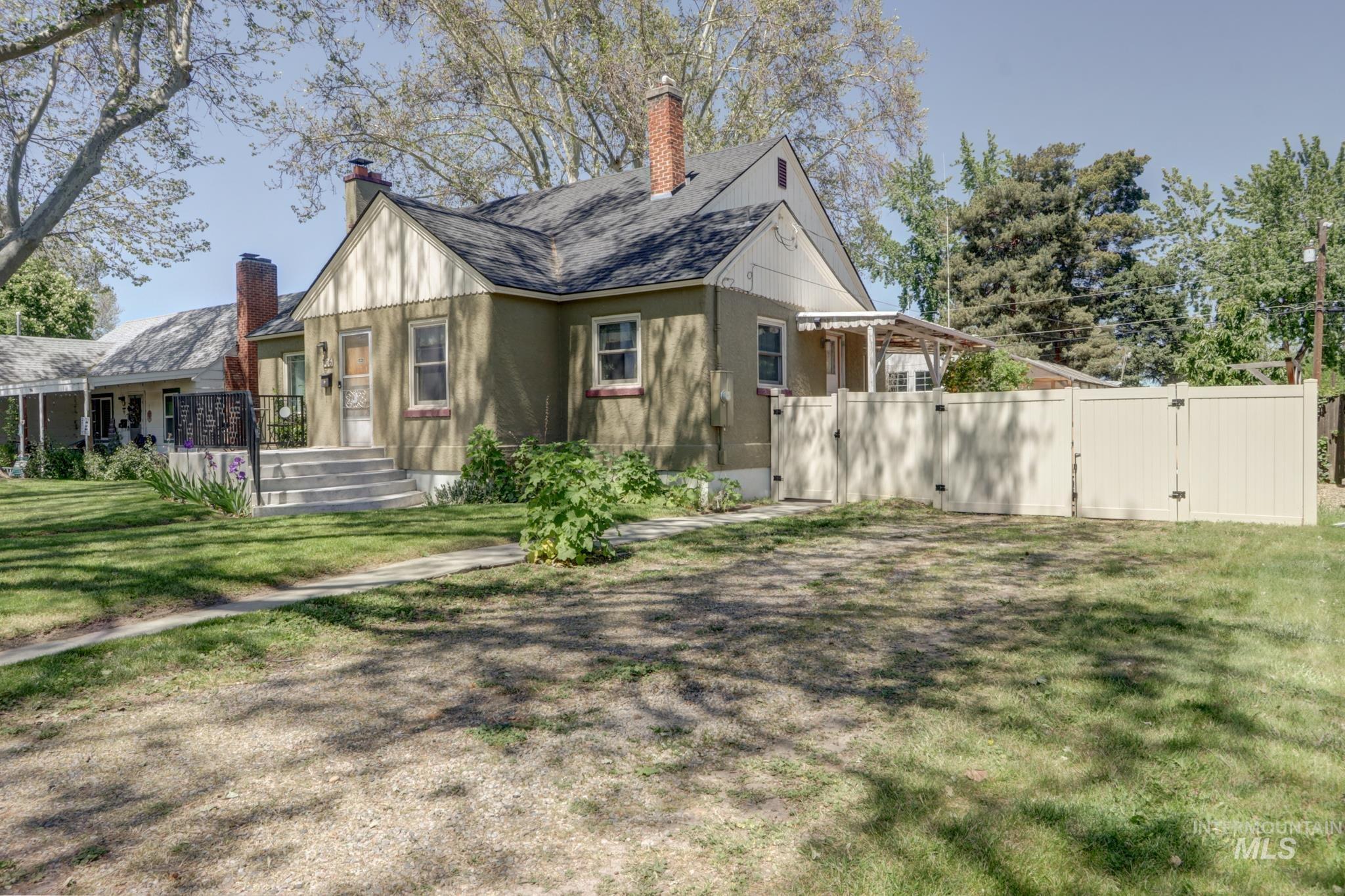 706 E 1st, Emmett, Idaho 83617, 3 Bedrooms, 2 Bathrooms, Residential For Sale, Price $460,000, 98985311