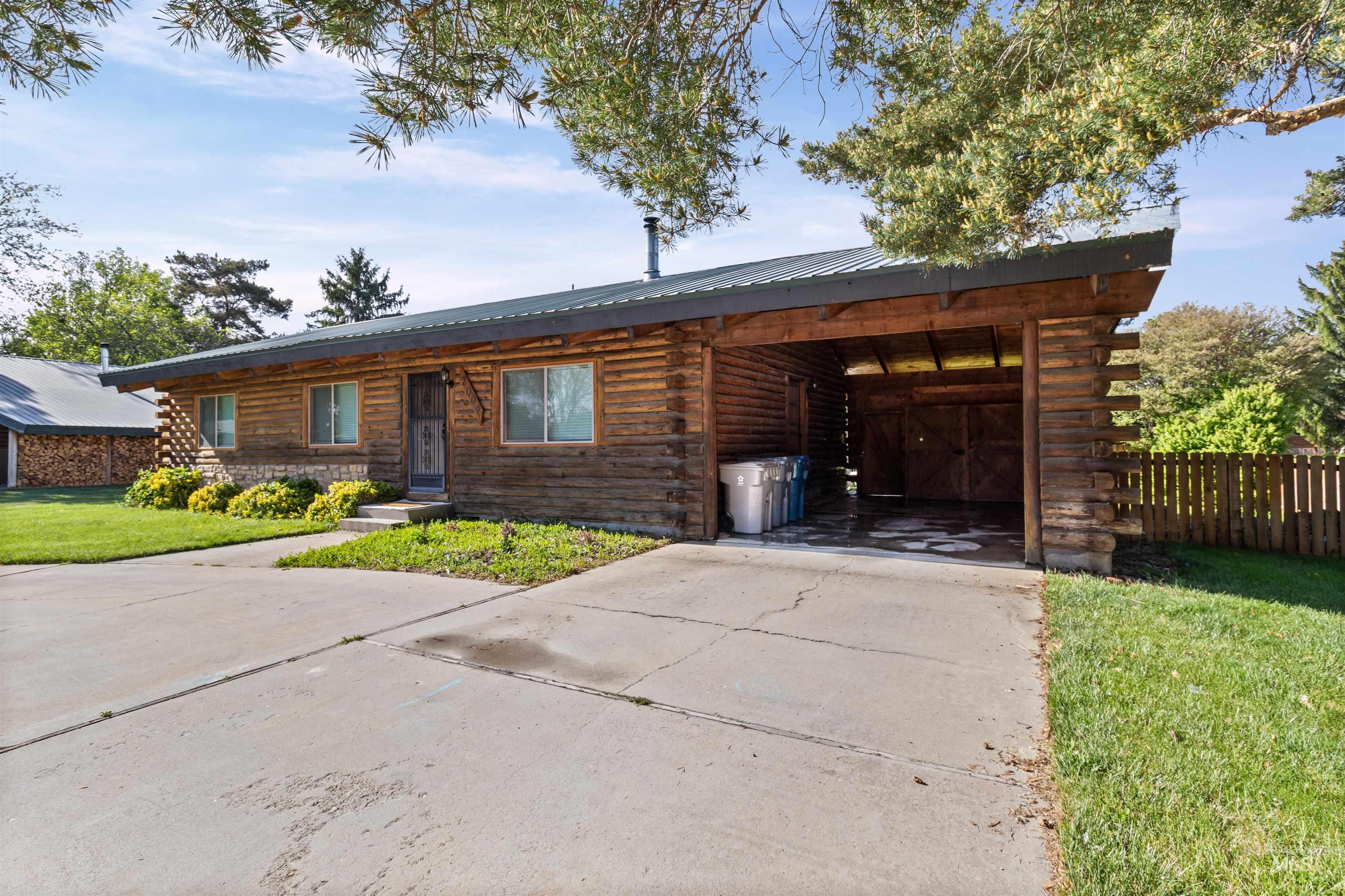 2009 Glen View Drive, Nampa, Idaho 83686, 3 Bedrooms, 2 Bathrooms, Residential For Sale, Price $352,000,MLS 98985313