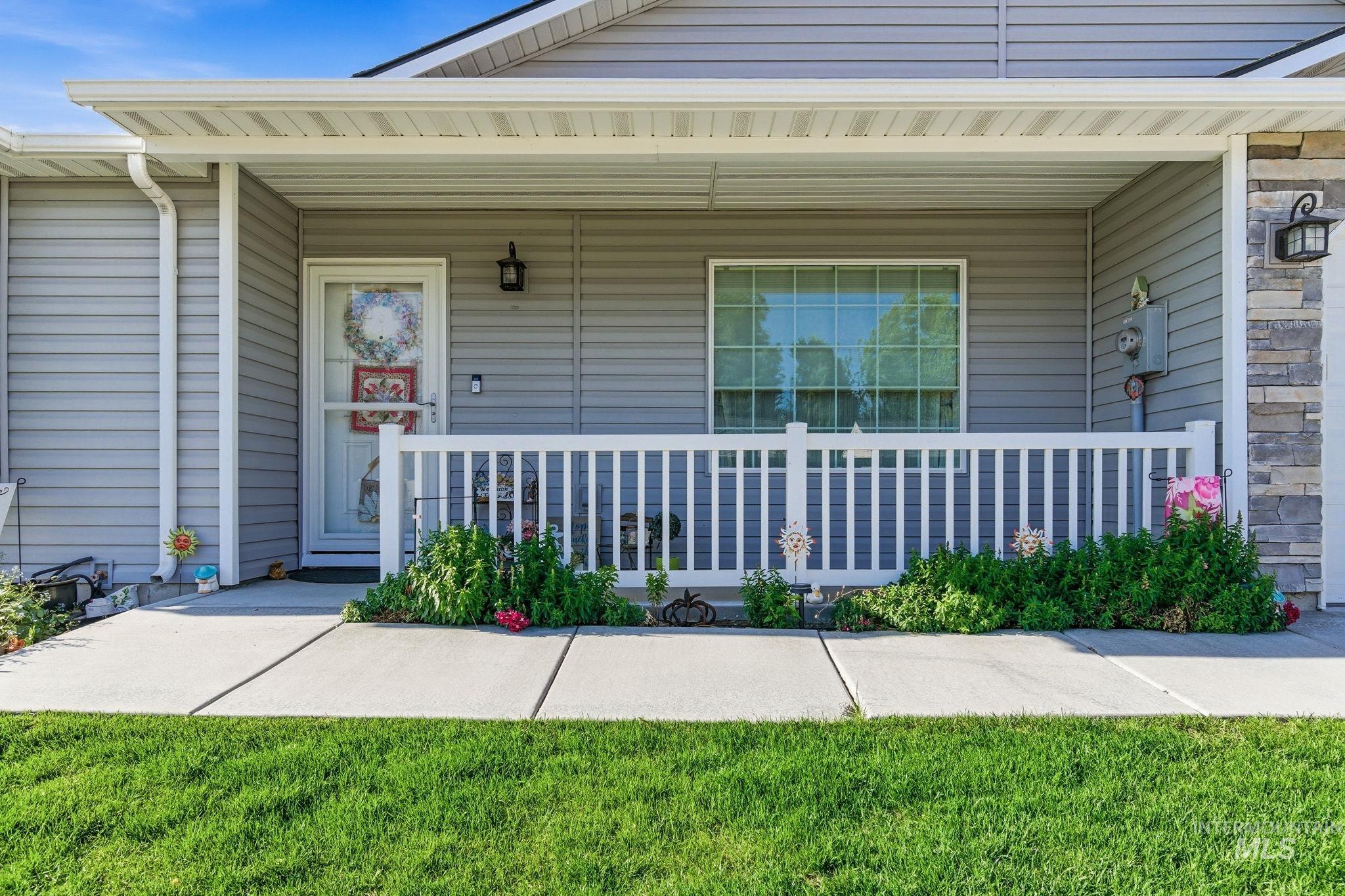 2120 Alder Drive, Caldwell, Idaho 83605, 2 Bedrooms, 2 Bathrooms, Residential For Sale, Price $324,990,MLS 98985316