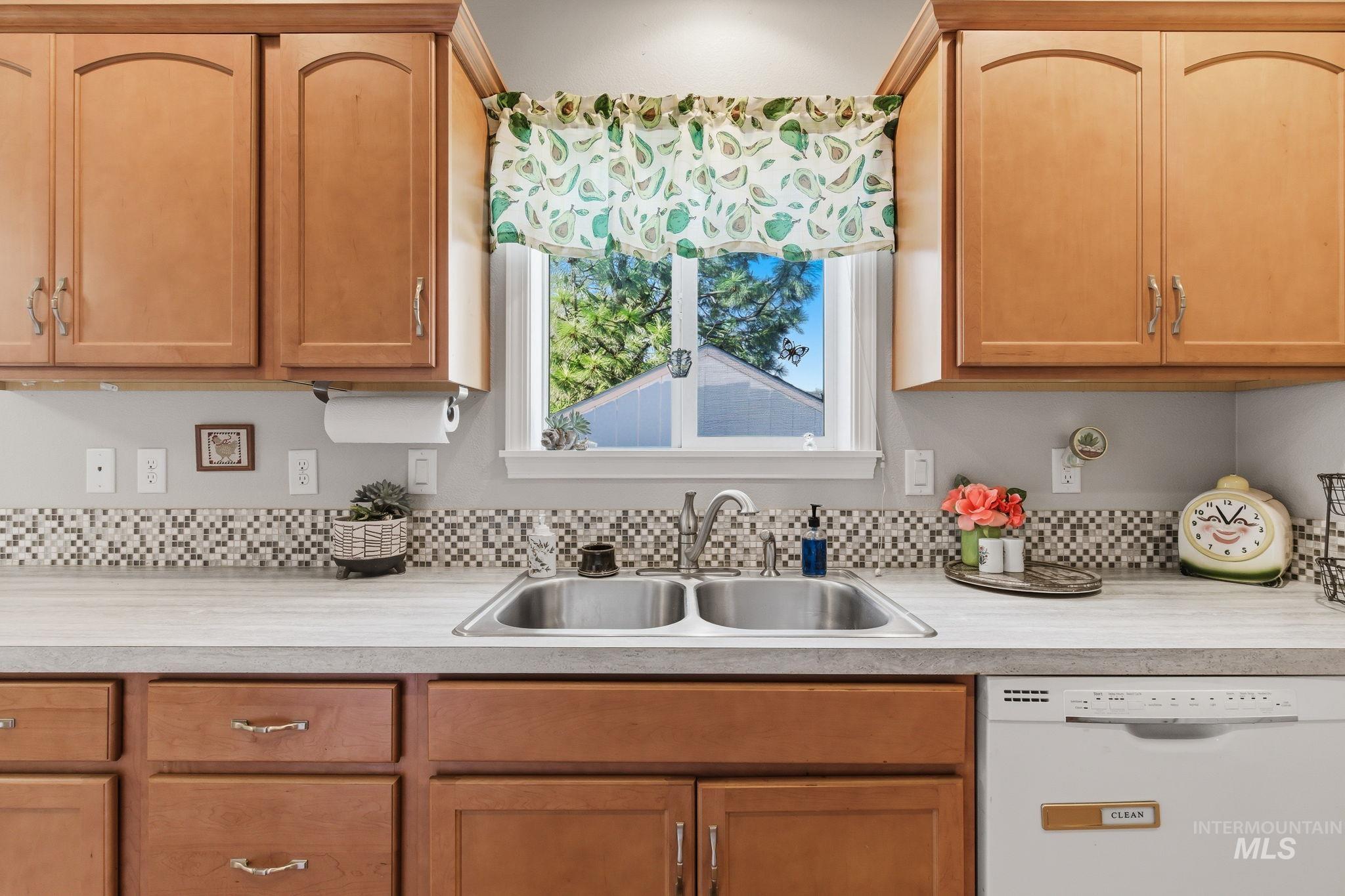 2120 Alder Drive, Caldwell, Idaho 83605, 2 Bedrooms, 2 Bathrooms, Residential For Sale, Price $324,990,MLS 98985316