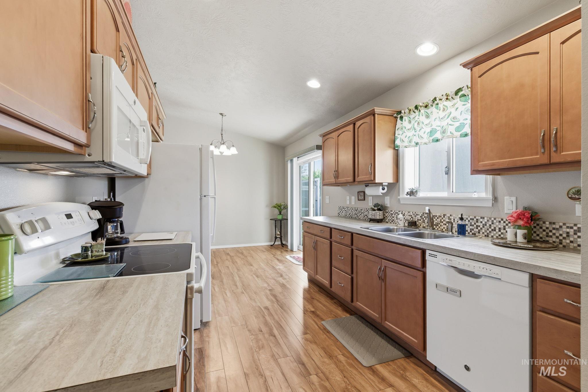 2120 Alder Drive, Caldwell, Idaho 83605, 2 Bedrooms, 2 Bathrooms, Residential For Sale, Price $324,990,MLS 98985316