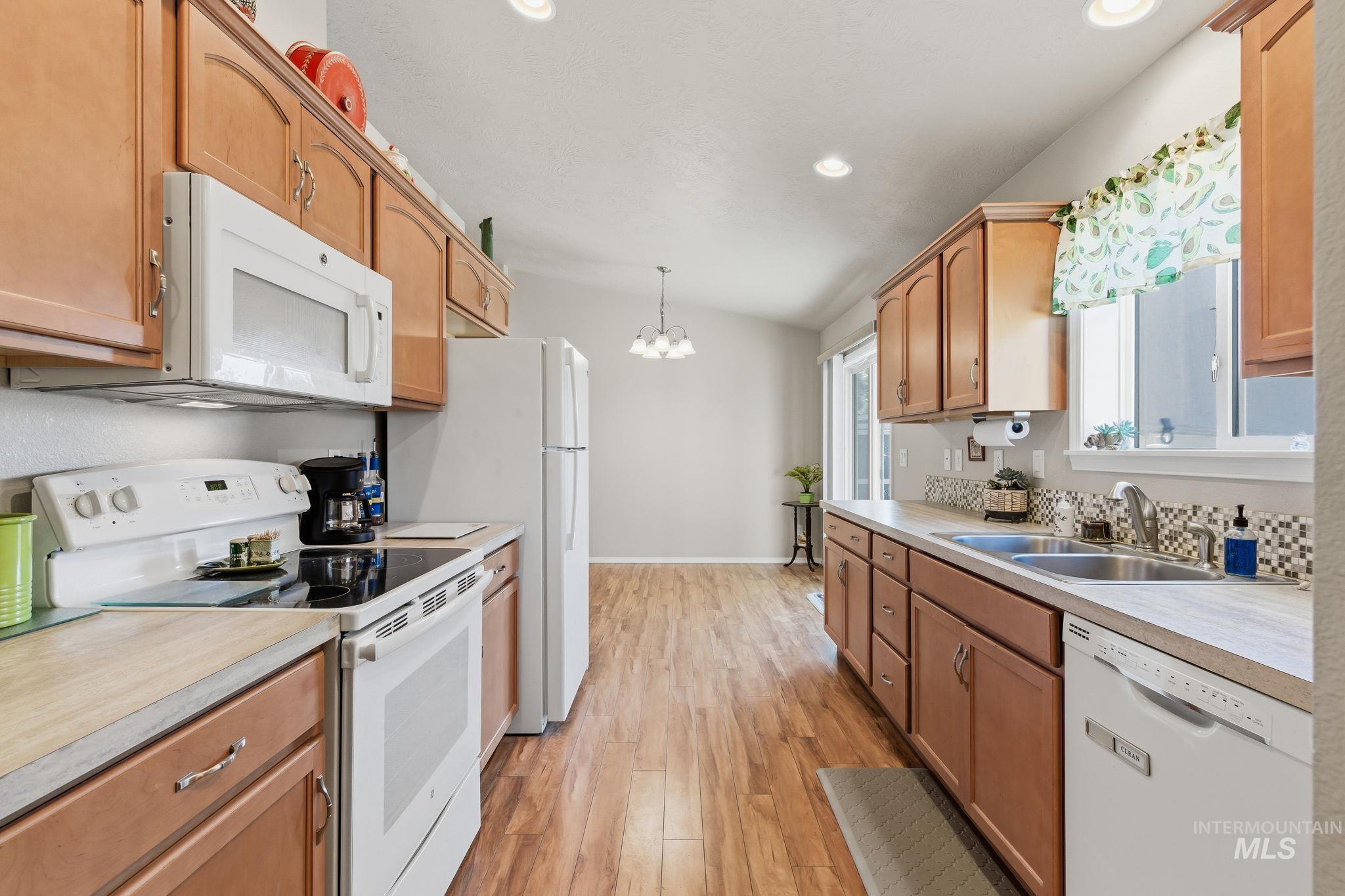 2120 Alder Drive, Caldwell, Idaho 83605, 2 Bedrooms, 2 Bathrooms, Residential For Sale, Price $324,990,MLS 98985316