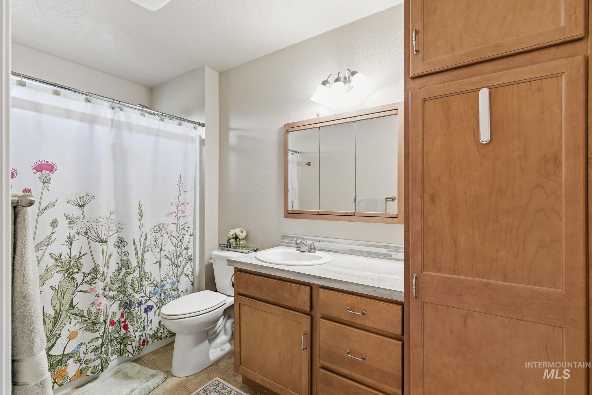 2120 Alder Drive, Caldwell, Idaho 83605, 2 Bedrooms, 2 Bathrooms, Residential For Sale, Price $324,990,MLS 98985316