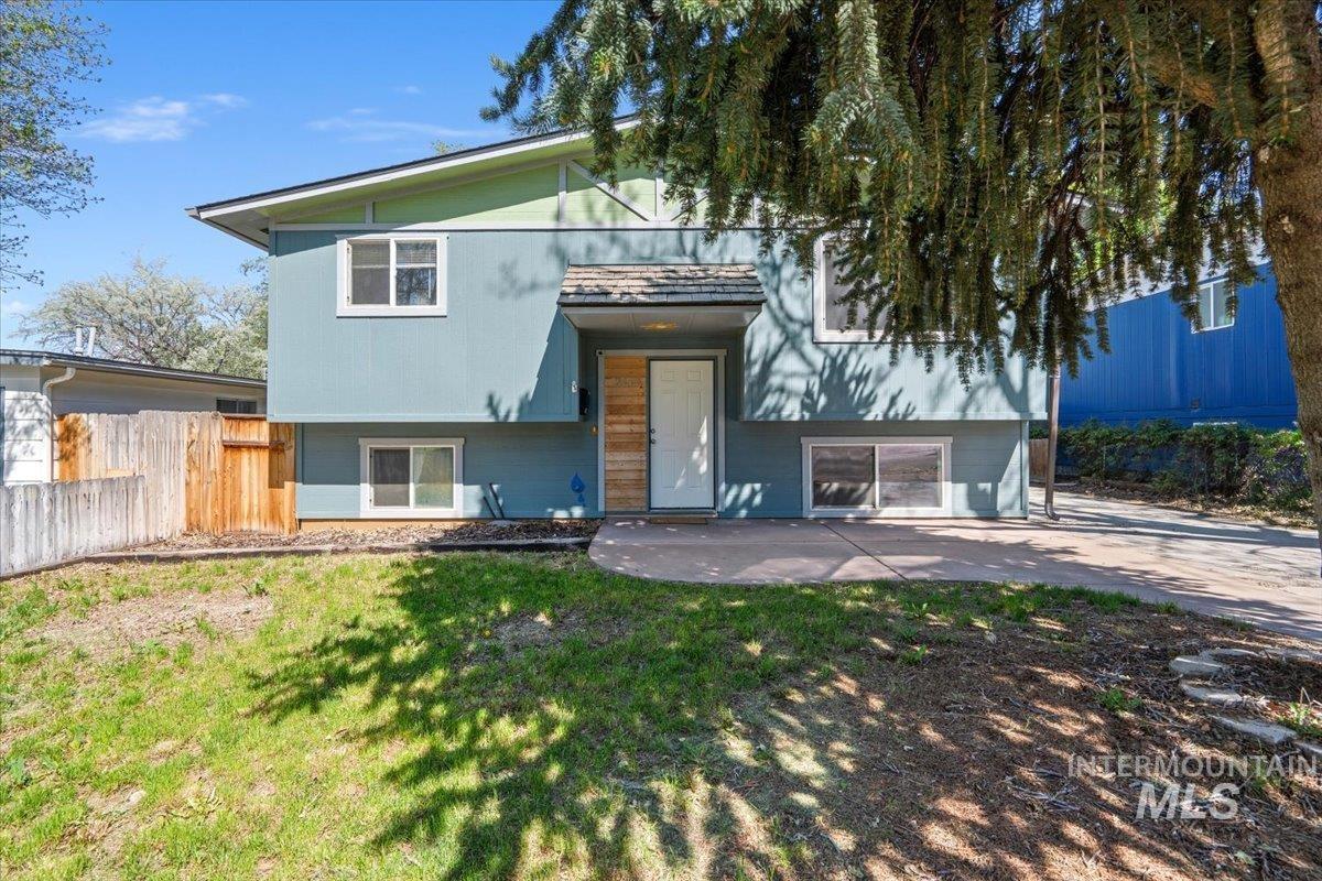 2664 S Gourley, Boise, Idaho 83705, 5 Bedrooms, 2 Bathrooms, Residential For Sale, Price $469,000,MLS 98985318