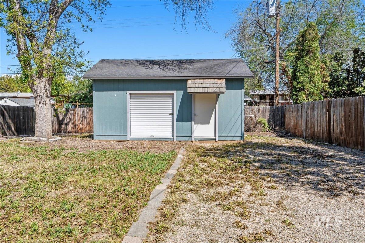 2664 S Gourley, Boise, Idaho 83705, 5 Bedrooms, 2 Bathrooms, Residential For Sale, Price $469,000,MLS 98985318