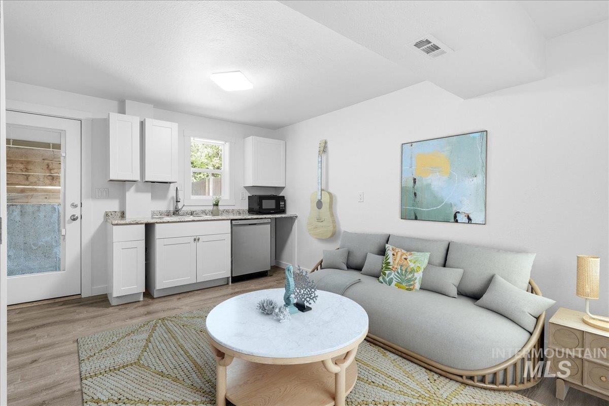 2664 S Gourley, Boise, Idaho 83705, 5 Bedrooms, 2 Bathrooms, Residential For Sale, Price $469,000,MLS 98985318