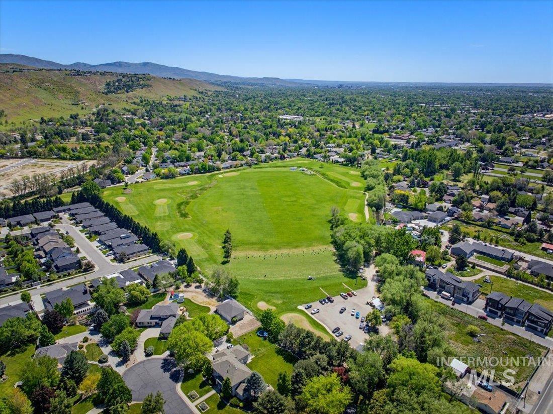 6507 W Summer Hill Drive, Boise, Idaho 83714, 3 Bedrooms, 2 Bathrooms, Residential For Sale, Price $599,900,MLS 98985321