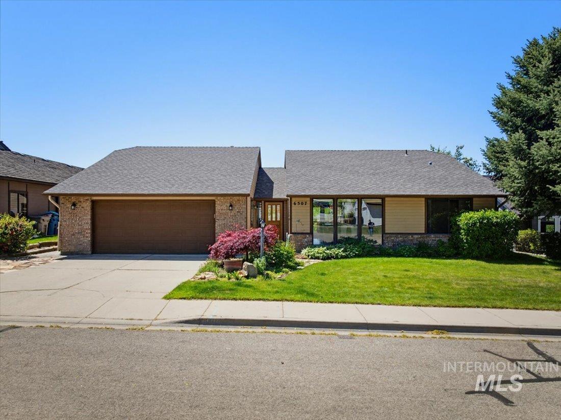 6507 W Summer Hill Drive, Boise, Idaho 83714, 3 Bedrooms, 2 Bathrooms, Residential For Sale, Price $599,900,MLS 98985321