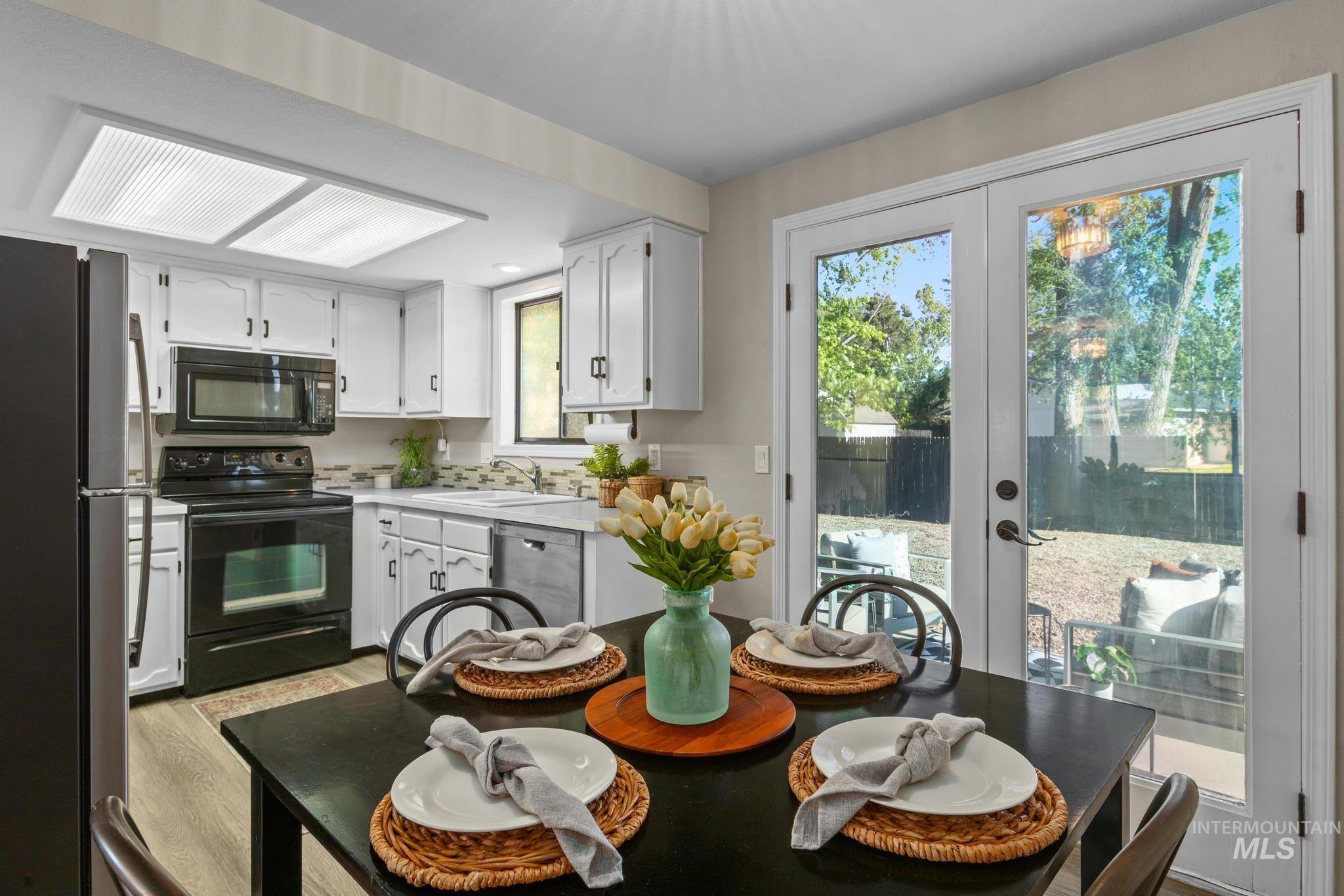 8181 W Canterbury Ct., Boise, Idaho 83704, 3 Bedrooms, 1 Bathroom, Residential For Sale, Price $409,000,MLS 98985322