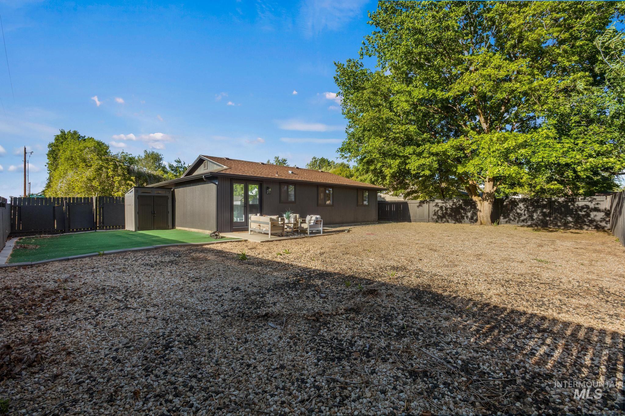 8181 W Canterbury Ct., Boise, Idaho 83704, 3 Bedrooms, 1 Bathroom, Residential For Sale, Price $409,000,MLS 98985322