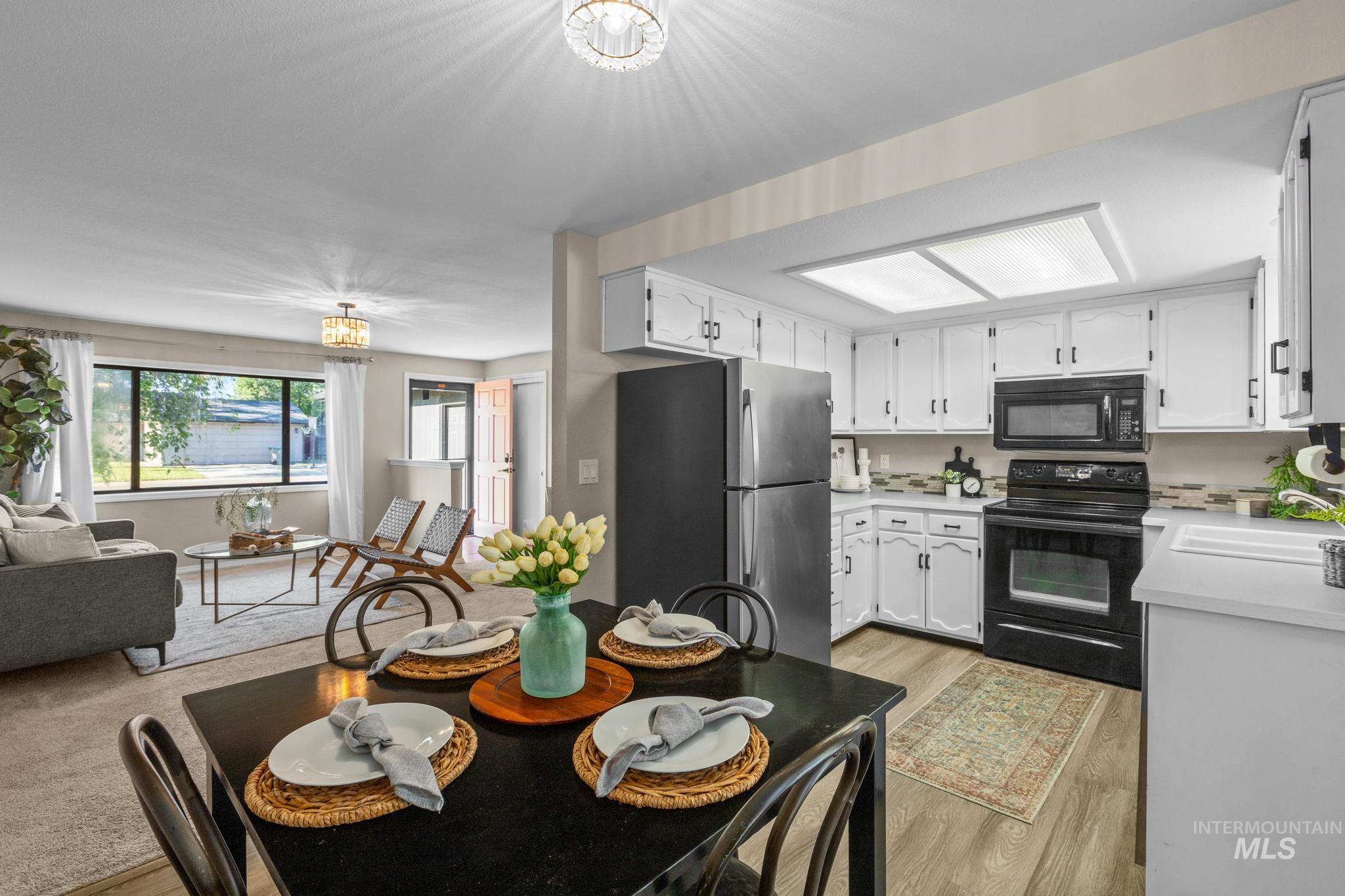 8181 W Canterbury Ct., Boise, Idaho 83704, 3 Bedrooms, 1 Bathroom, Residential For Sale, Price $409,000,MLS 98985322