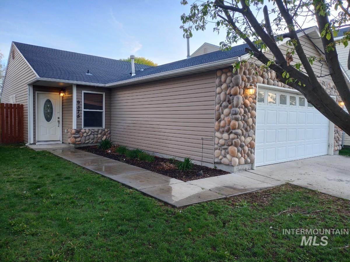 9375 W Hearthside Dr, Boise, Idaho 83709, 3 Bedrooms, 2 Bathrooms, Residential For Sale, Price $375,000,MLS 98985324