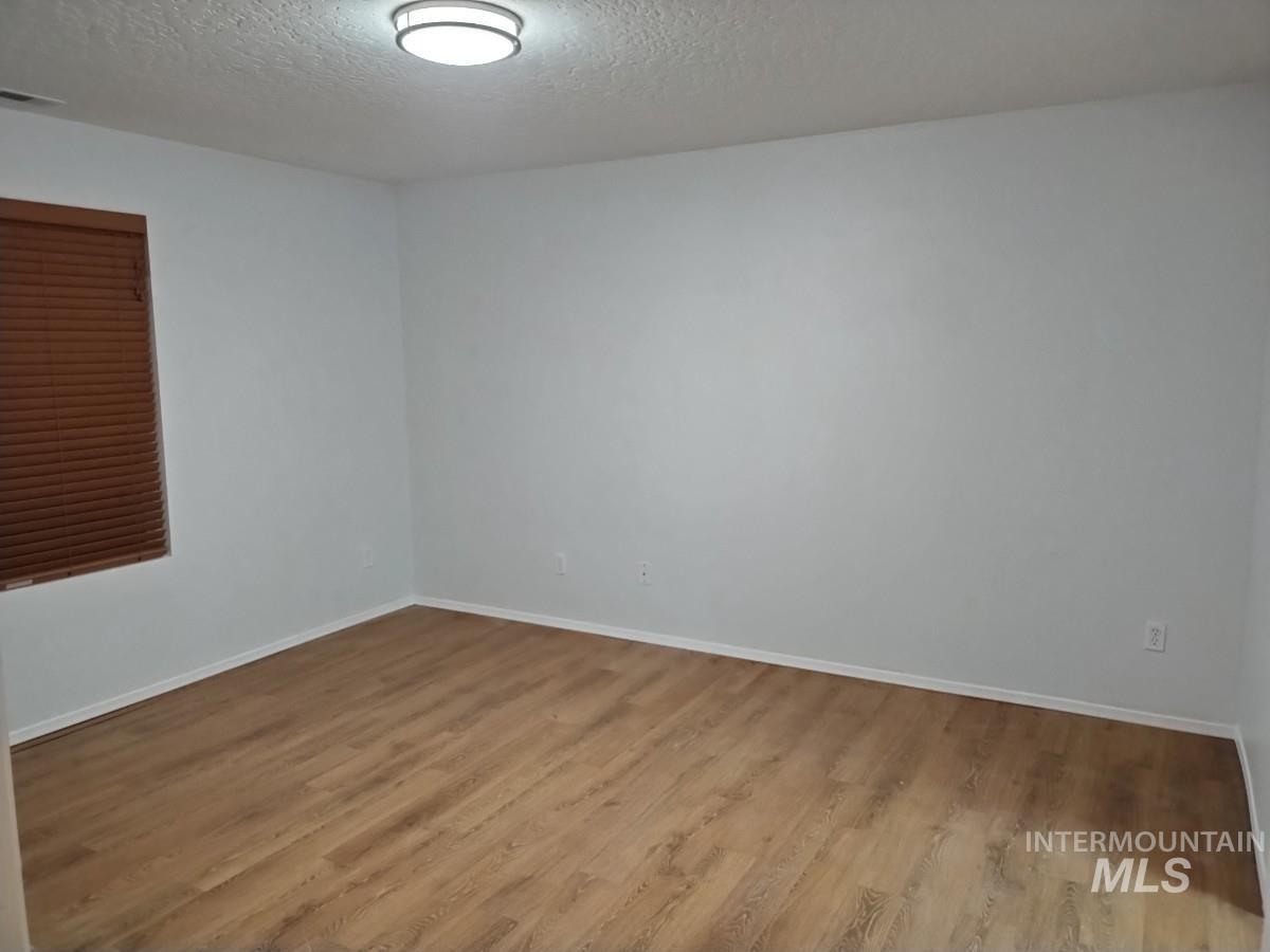 9375 W Hearthside Dr, Boise, Idaho 83709, 3 Bedrooms, 2 Bathrooms, Residential For Sale, Price $375,000,MLS 98985324
