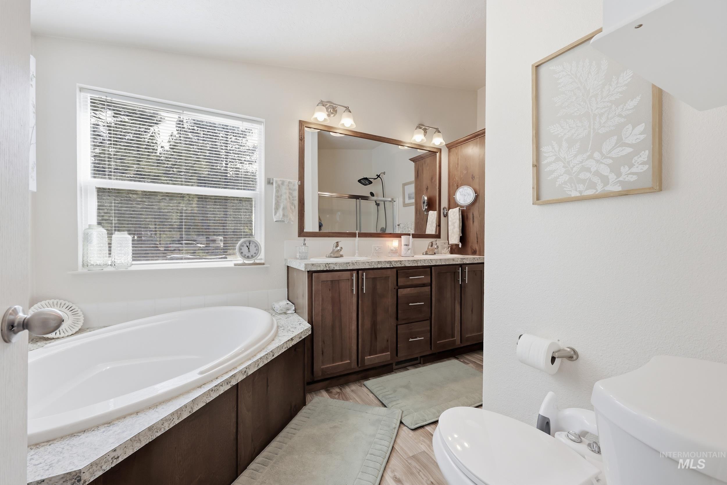 17 Mountain Meadow Rd, Idaho City, Idaho 83631, 3 Bedrooms, 2 Bathrooms, Residential For Sale, Price $475,000,MLS 98985328