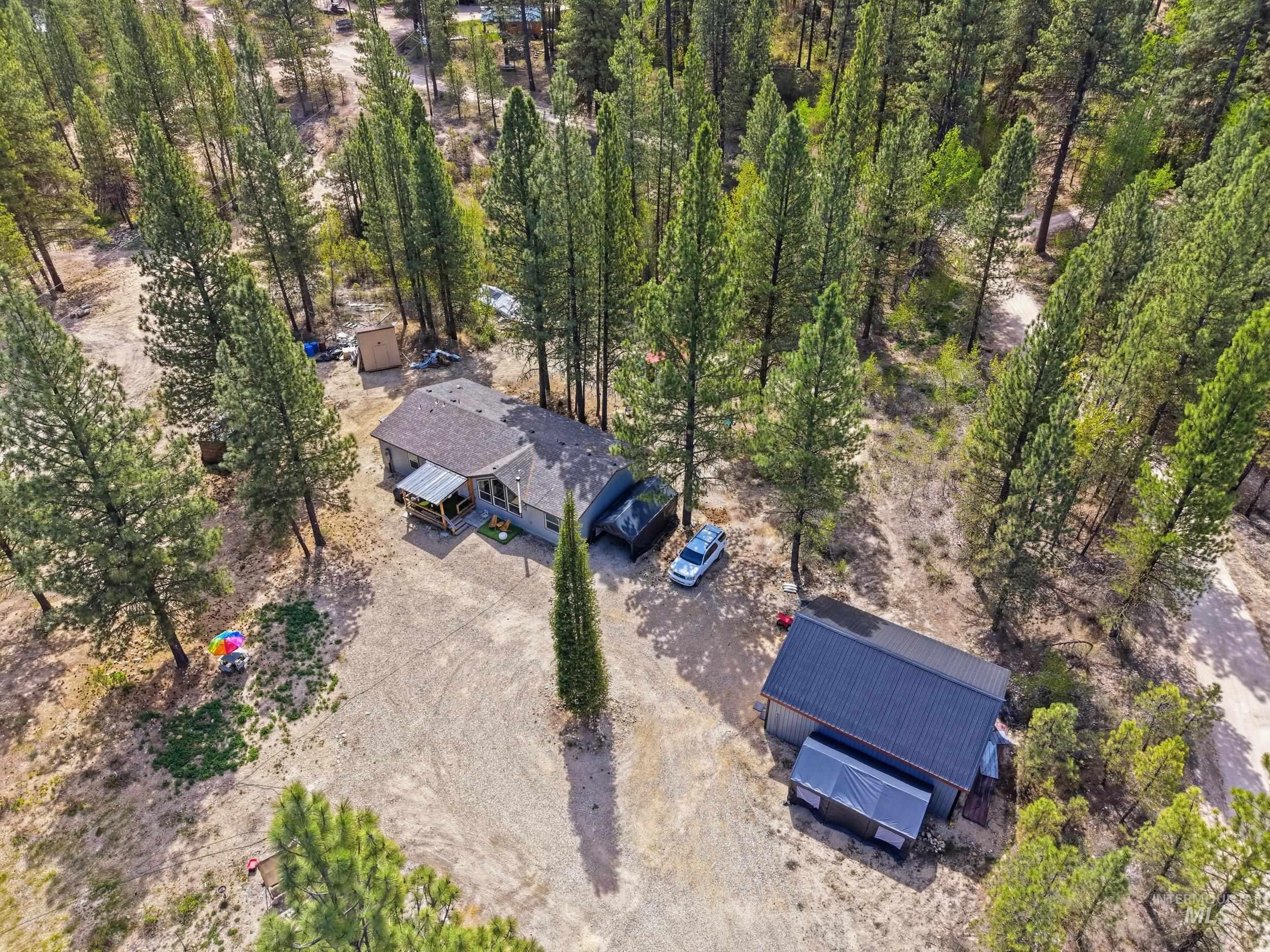 17 Mountain Meadow Rd, Idaho City, Idaho 83631, 3 Bedrooms, 2 Bathrooms, Residential For Sale, Price $475,000,MLS 98985328