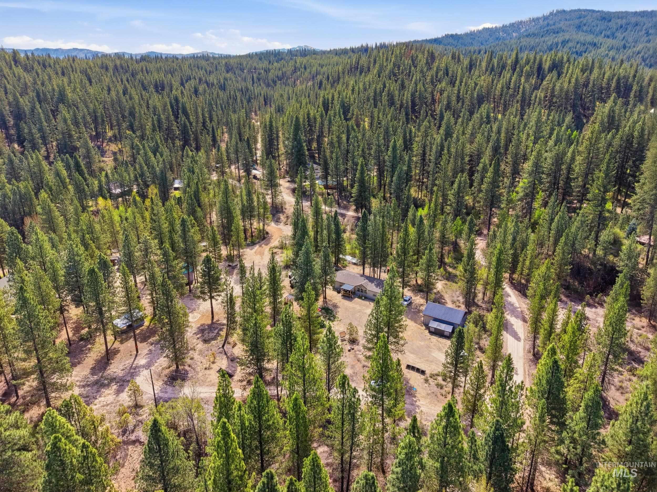 17 Mountain Meadow Rd, Idaho City, Idaho 83631, 3 Bedrooms, 2 Bathrooms, Residential For Sale, Price $475,000,MLS 98985328