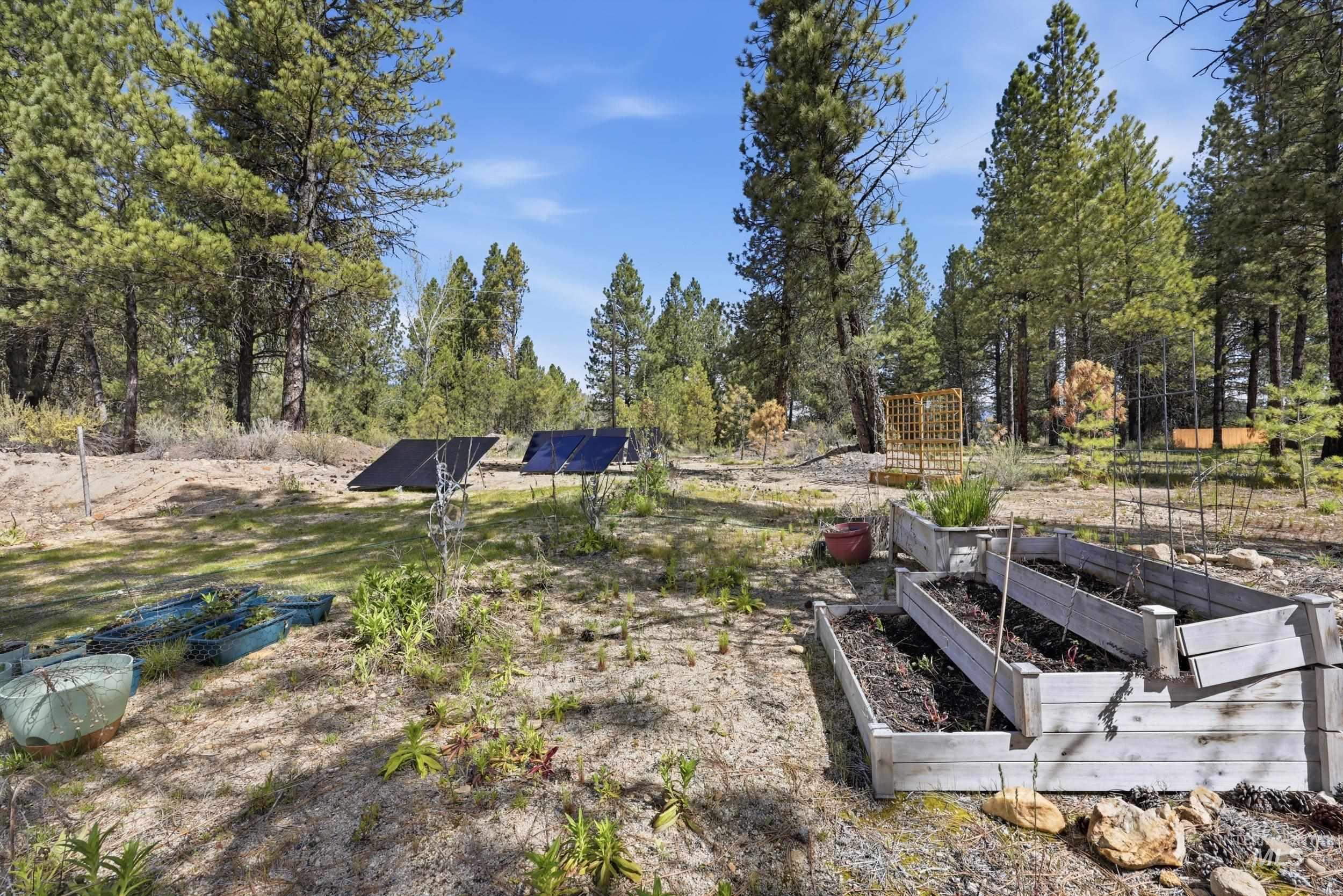 17 Mountain Meadow Rd, Idaho City, Idaho 83631, 3 Bedrooms, 2 Bathrooms, Residential For Sale, Price $475,000,MLS 98985328
