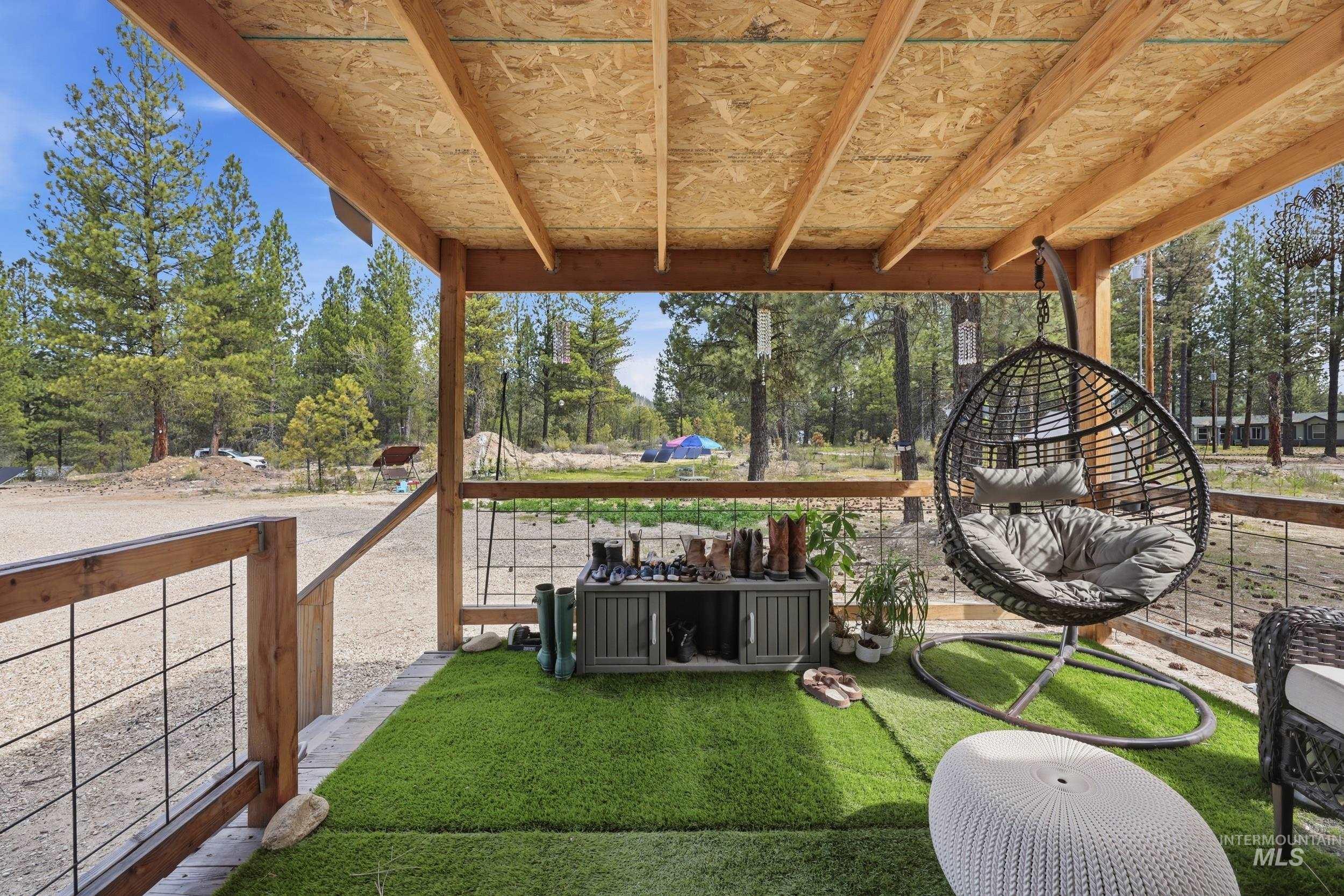 17 Mountain Meadow Rd, Idaho City, Idaho 83631, 3 Bedrooms, 2 Bathrooms, Residential For Sale, Price $475,000,MLS 98985328