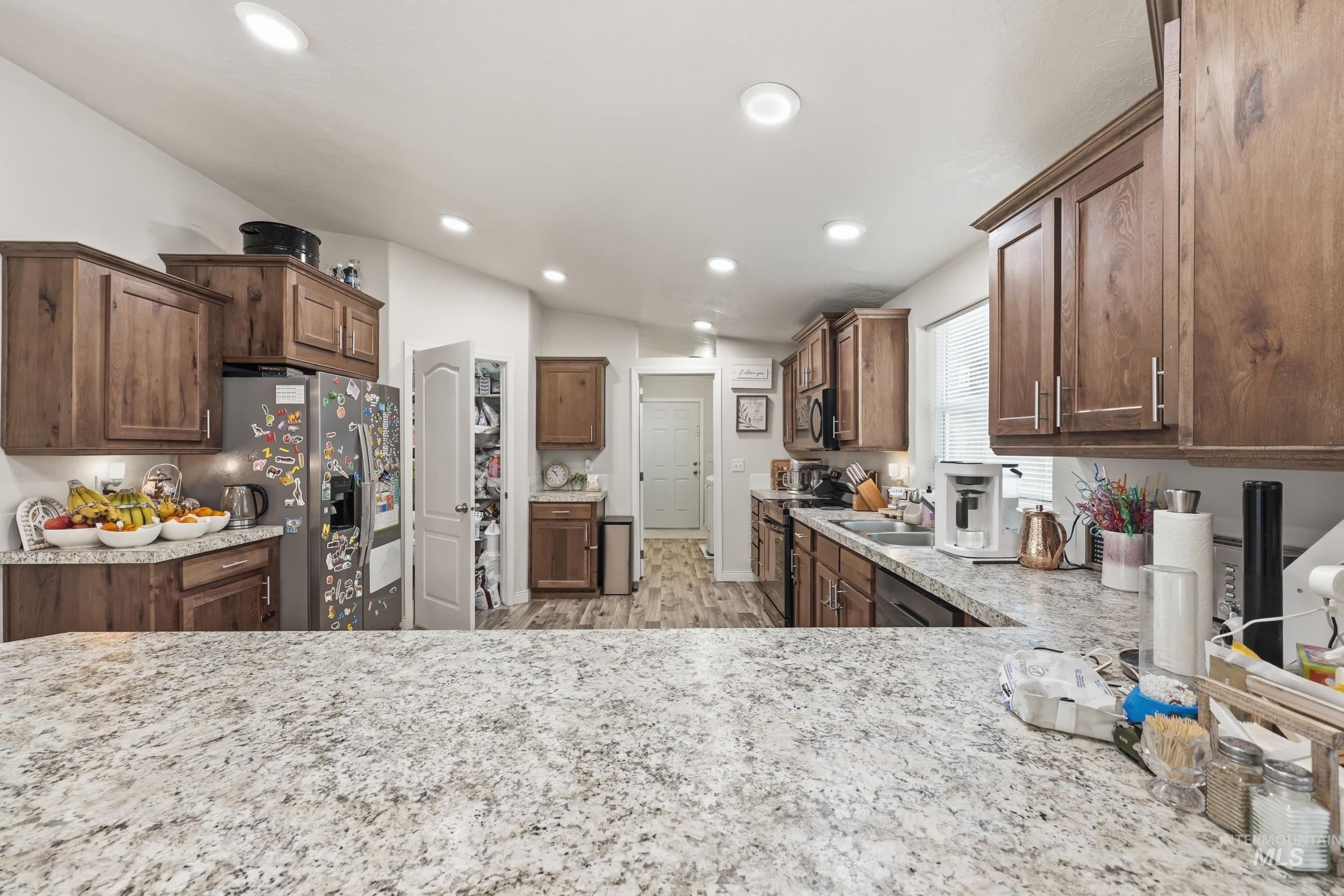 17 Mountain Meadow Rd, Idaho City, Idaho 83631, 3 Bedrooms, 2 Bathrooms, Residential For Sale, Price $475,000,MLS 98985328