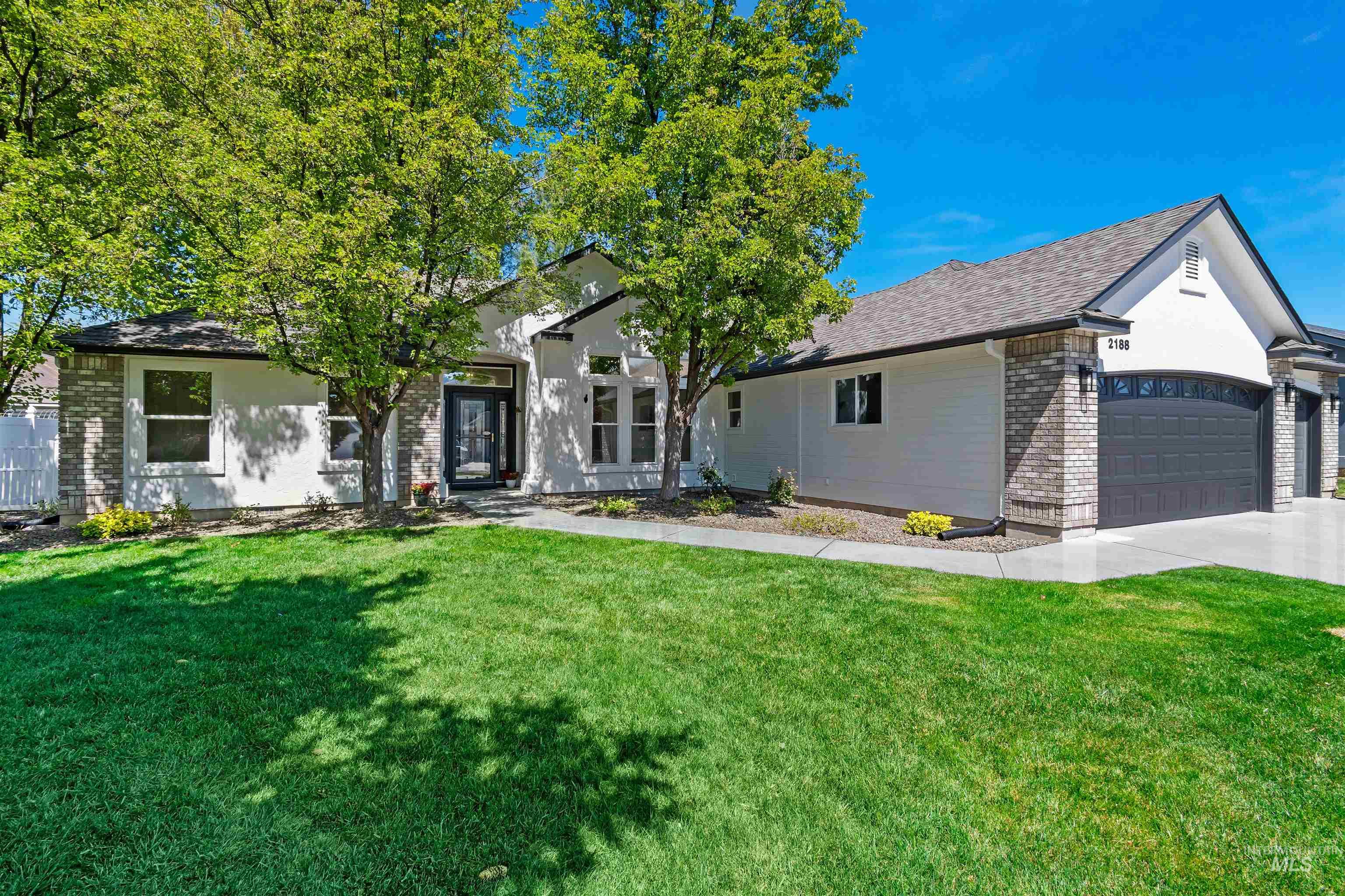 2188 E Skokie Dr, Eagle, Idaho 83616-5450, 3 Bedrooms, 2 Bathrooms, Residential For Sale, Price $625,000,MLS 98985329