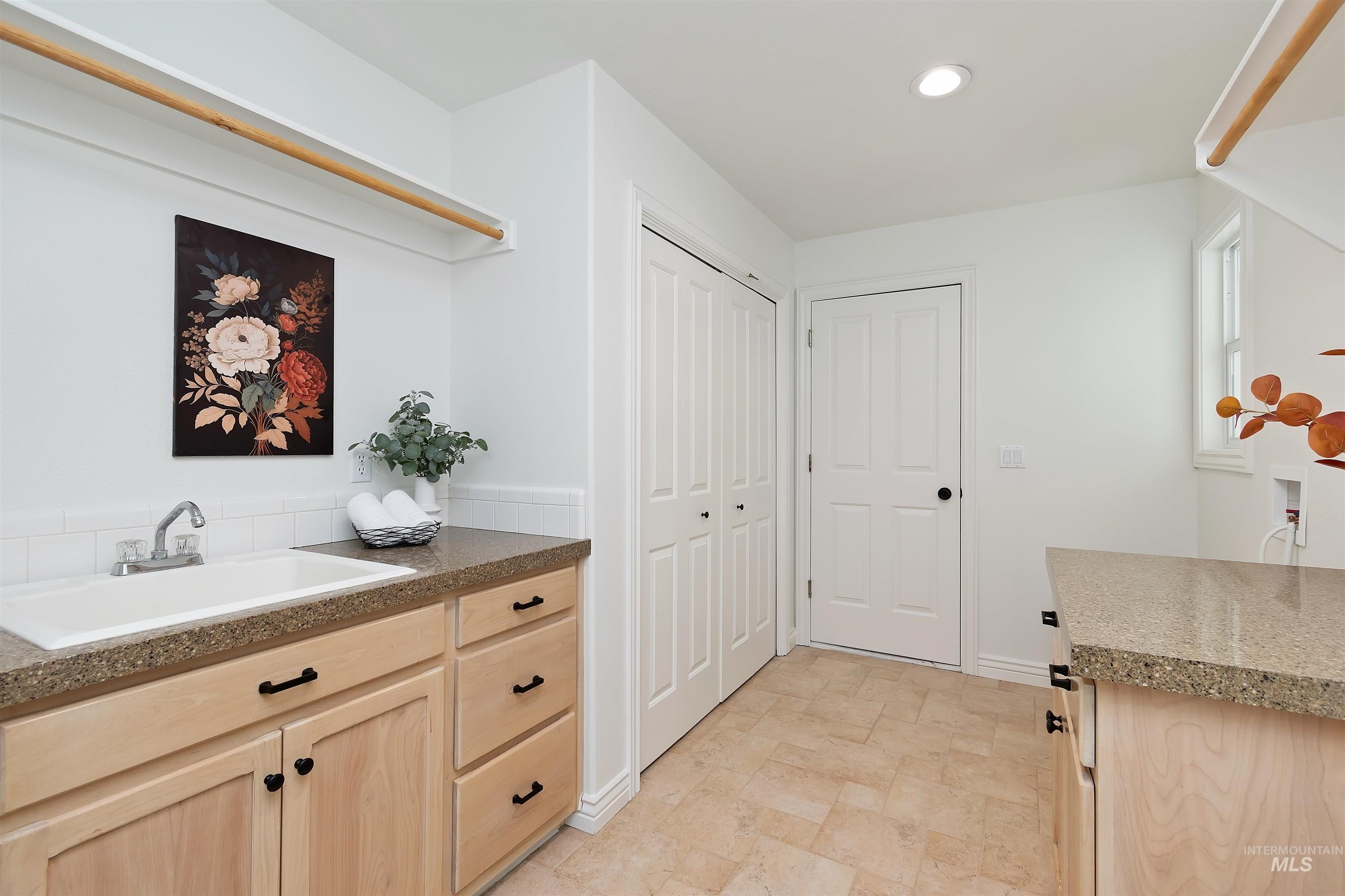 2188 E Skokie Dr, Eagle, Idaho 83616-5450, 3 Bedrooms, 2 Bathrooms, Residential For Sale, Price $625,000,MLS 98985329