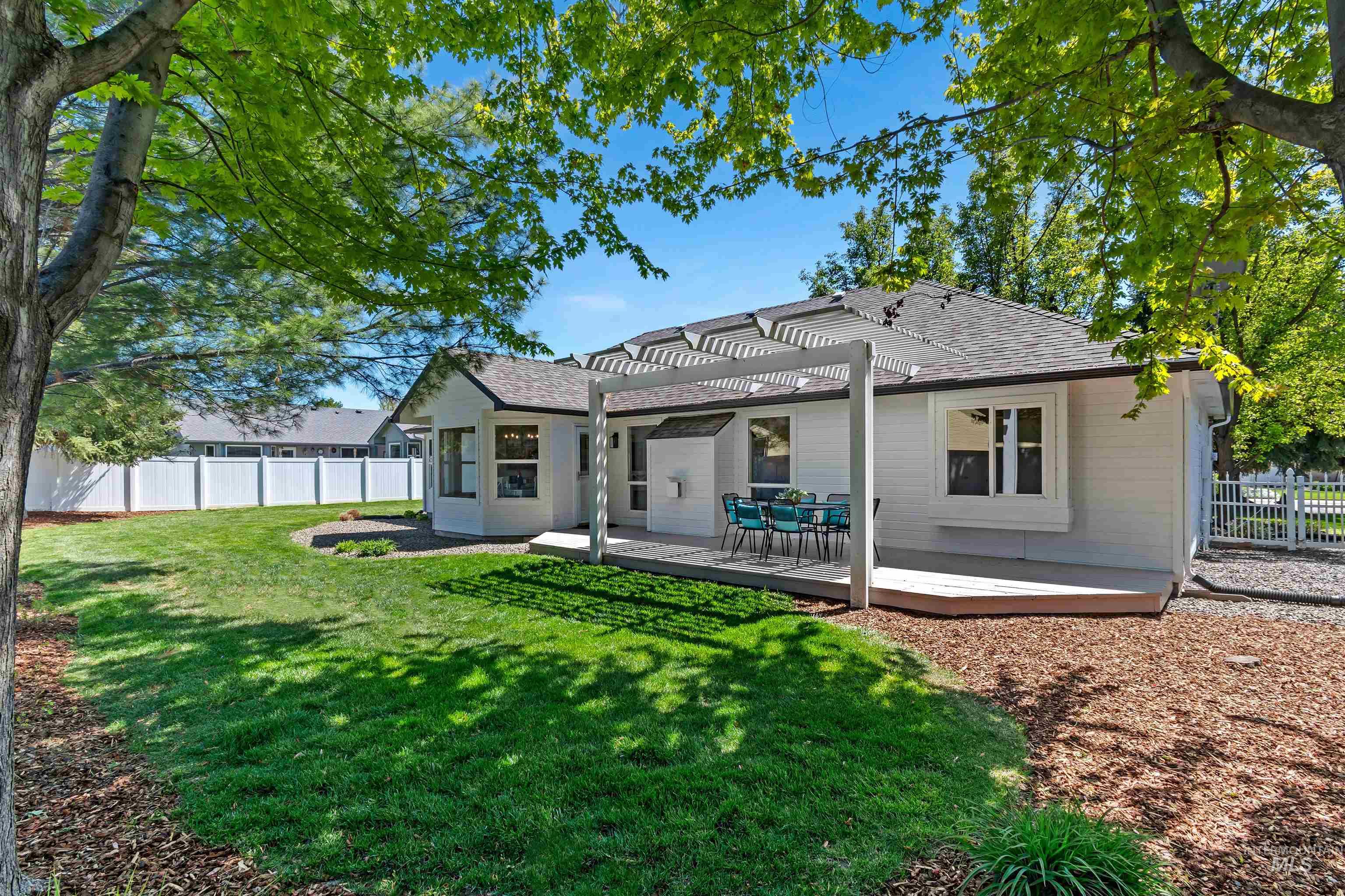 2188 E Skokie Dr, Eagle, Idaho 83616-5450, 3 Bedrooms, 2 Bathrooms, Residential For Sale, Price $625,000,MLS 98985329