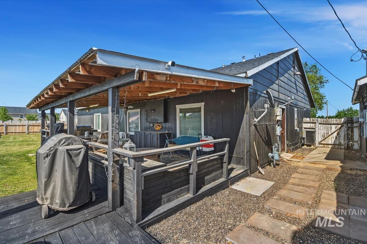 3717 E Locust Ln, Nampa, Idaho 83686, 4 Bedrooms, 3 Bathrooms, Residential For Sale, Price $725,000, 98985330
