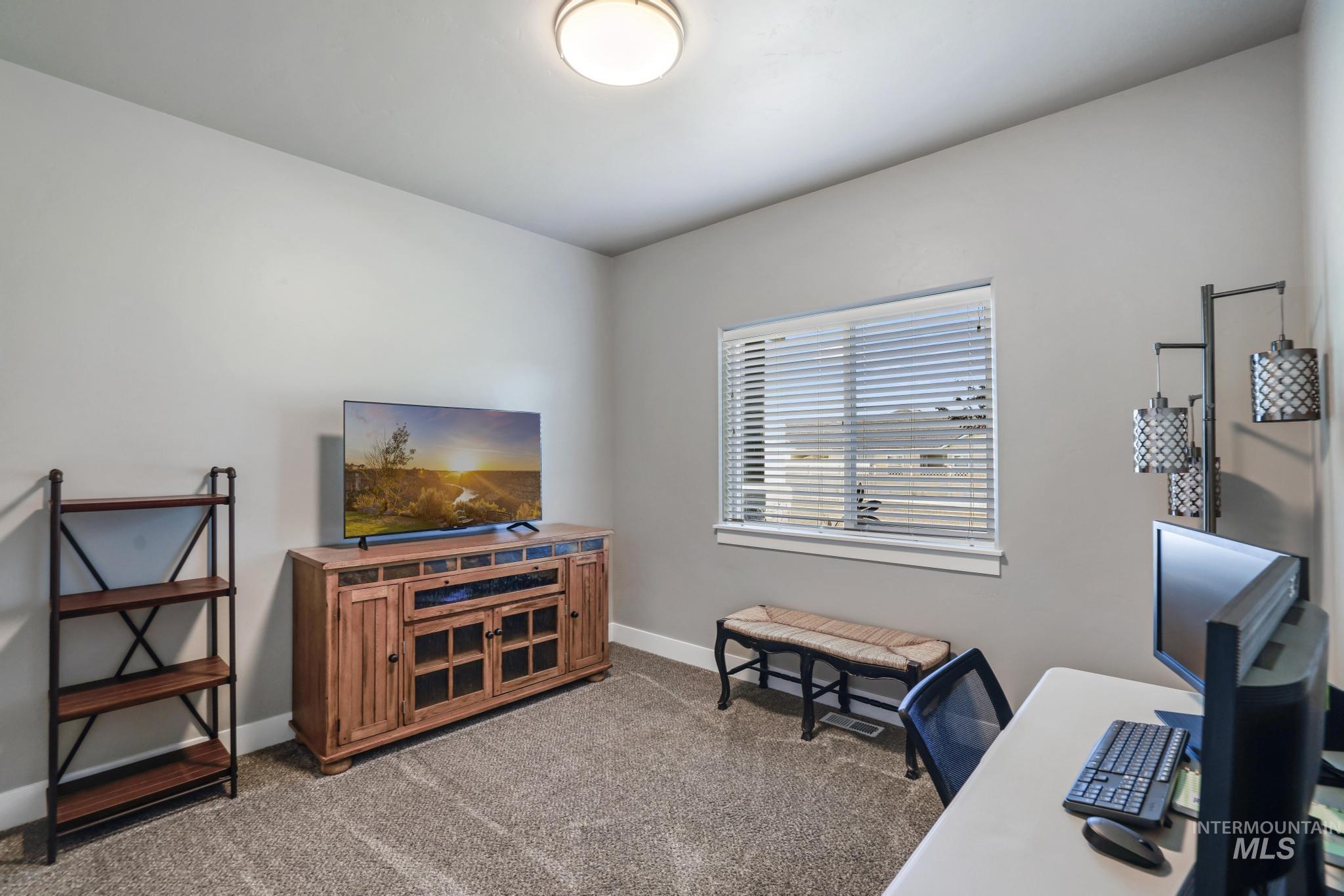1050 Birchton Loop, Twin Falls, Idaho 83301, 4 Bedrooms, 2 Bathrooms, Residential For Sale, Price $450,000,MLS 98985331