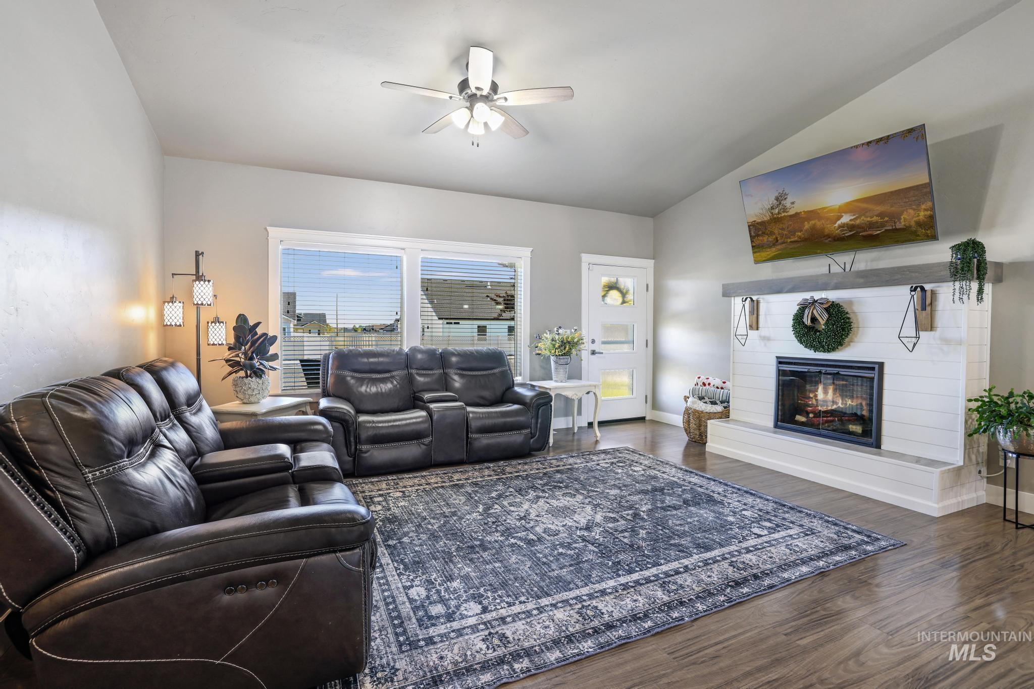 1050 Birchton Loop, Twin Falls, Idaho 83301, 4 Bedrooms, 2 Bathrooms, Residential For Sale, Price $450,000,MLS 98985331