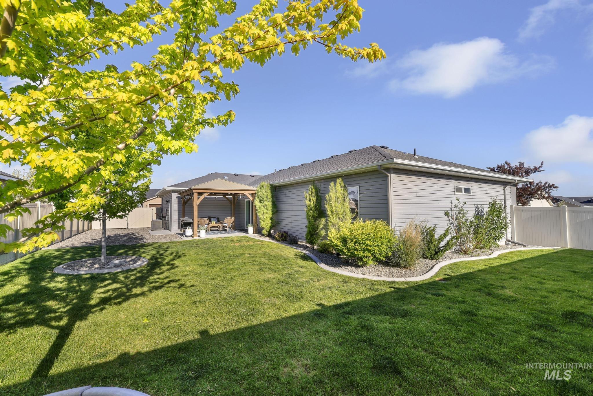 1050 Birchton Loop, Twin Falls, Idaho 83301, 4 Bedrooms, 2 Bathrooms, Residential For Sale, Price $450,000,MLS 98985331