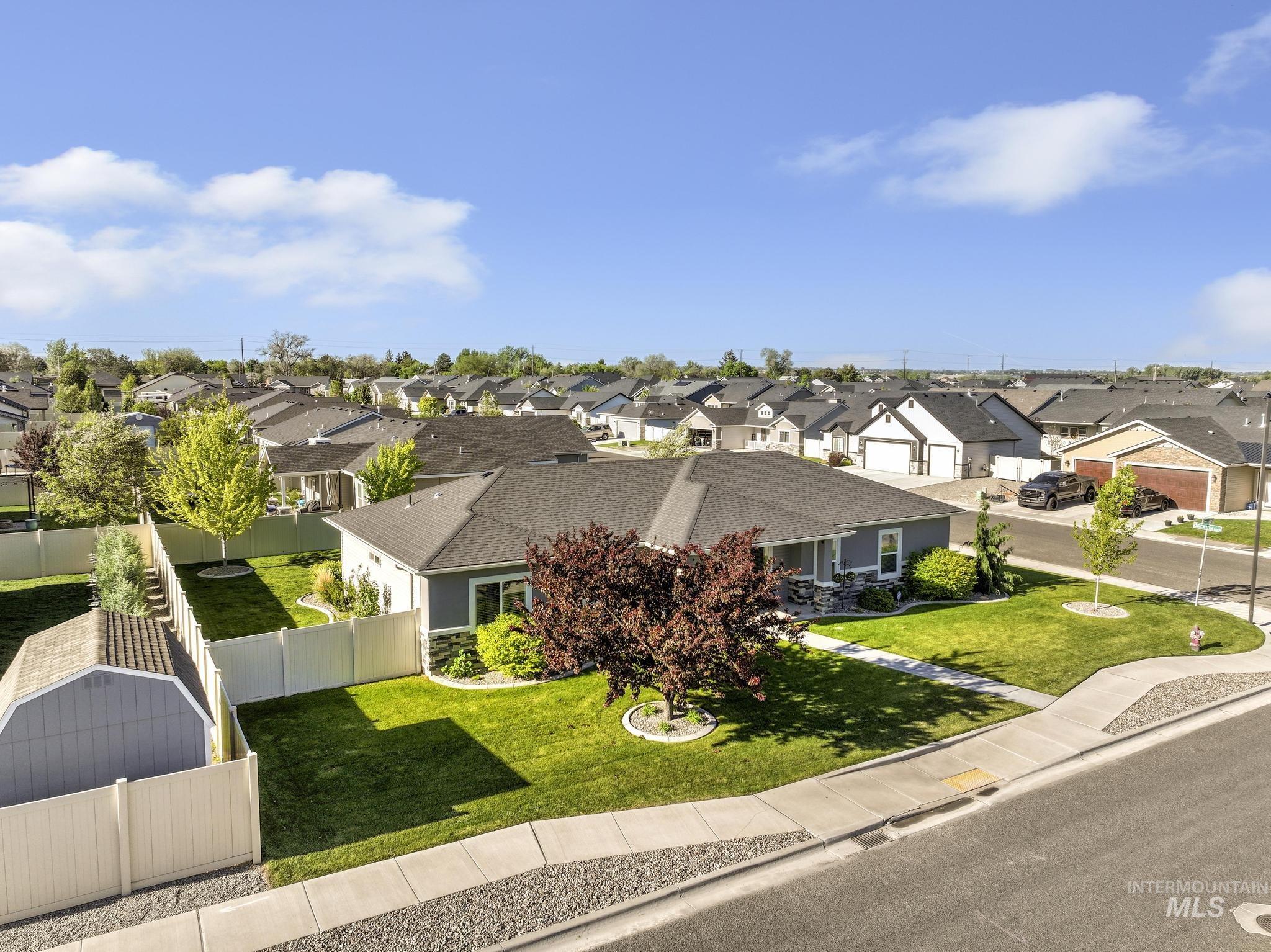 1050 Birchton Loop, Twin Falls, Idaho 83301, 4 Bedrooms, 2 Bathrooms, Residential For Sale, Price $450,000,MLS 98985331