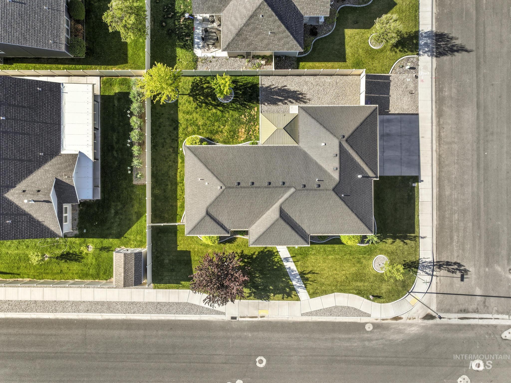 1050 Birchton Loop, Twin Falls, Idaho 83301, 4 Bedrooms, 2 Bathrooms, Residential For Sale, Price $450,000,MLS 98985331