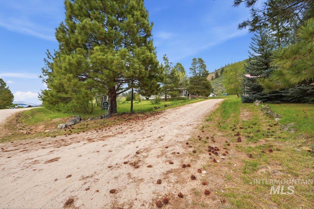 371 Rimview Dr, Boise, Idaho 83716, 3 Bedrooms, 2 Bathrooms, Residential For Sale, Price $525,000,MLS 98985332