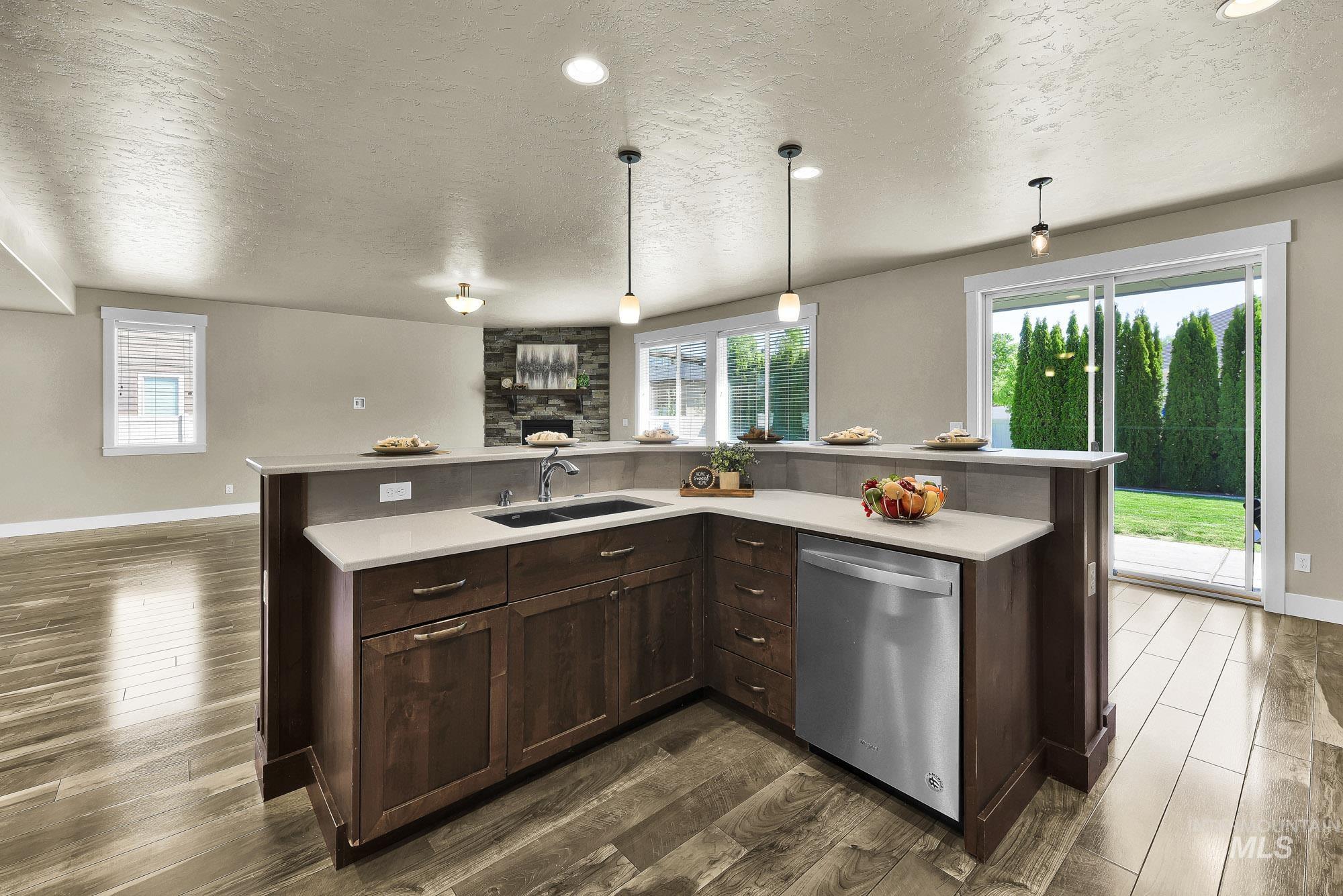 904 N Tullshire Way, Eagle, Idaho 83616, 3 Bedrooms, 3.5 Bathrooms, Residential For Sale, Price $750,000,MLS 98985333