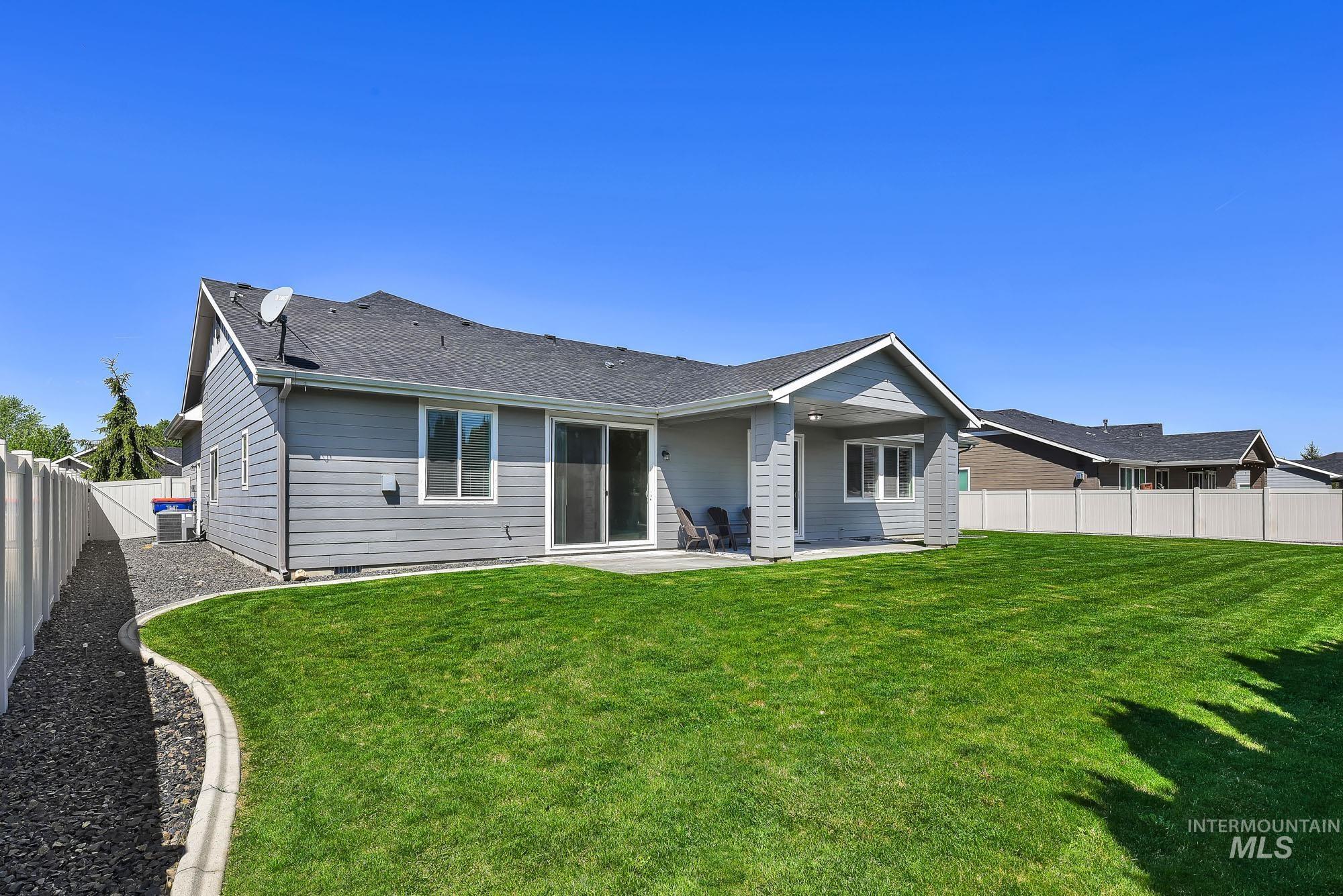 904 N Tullshire Way, Eagle, Idaho 83616, 3 Bedrooms, 3.5 Bathrooms, Residential For Sale, Price $750,000,MLS 98985333