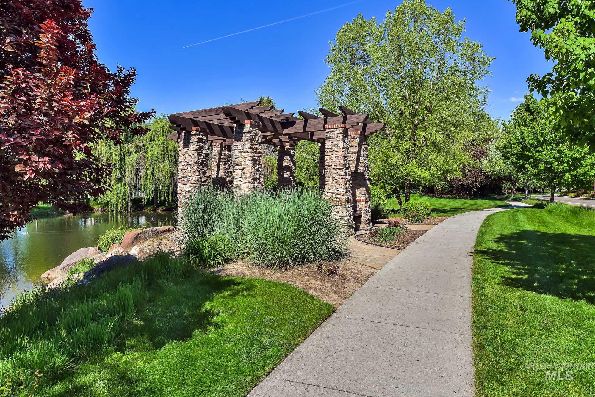 904 N Tullshire Way, Eagle, Idaho 83616, 3 Bedrooms, 3.5 Bathrooms, Residential For Sale, Price $750,000,MLS 98985333